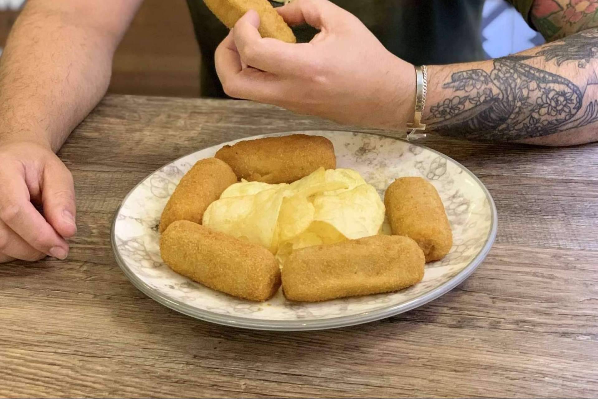 Unas de las croquetas preferidas de los madrileños están en la Taberna La Española