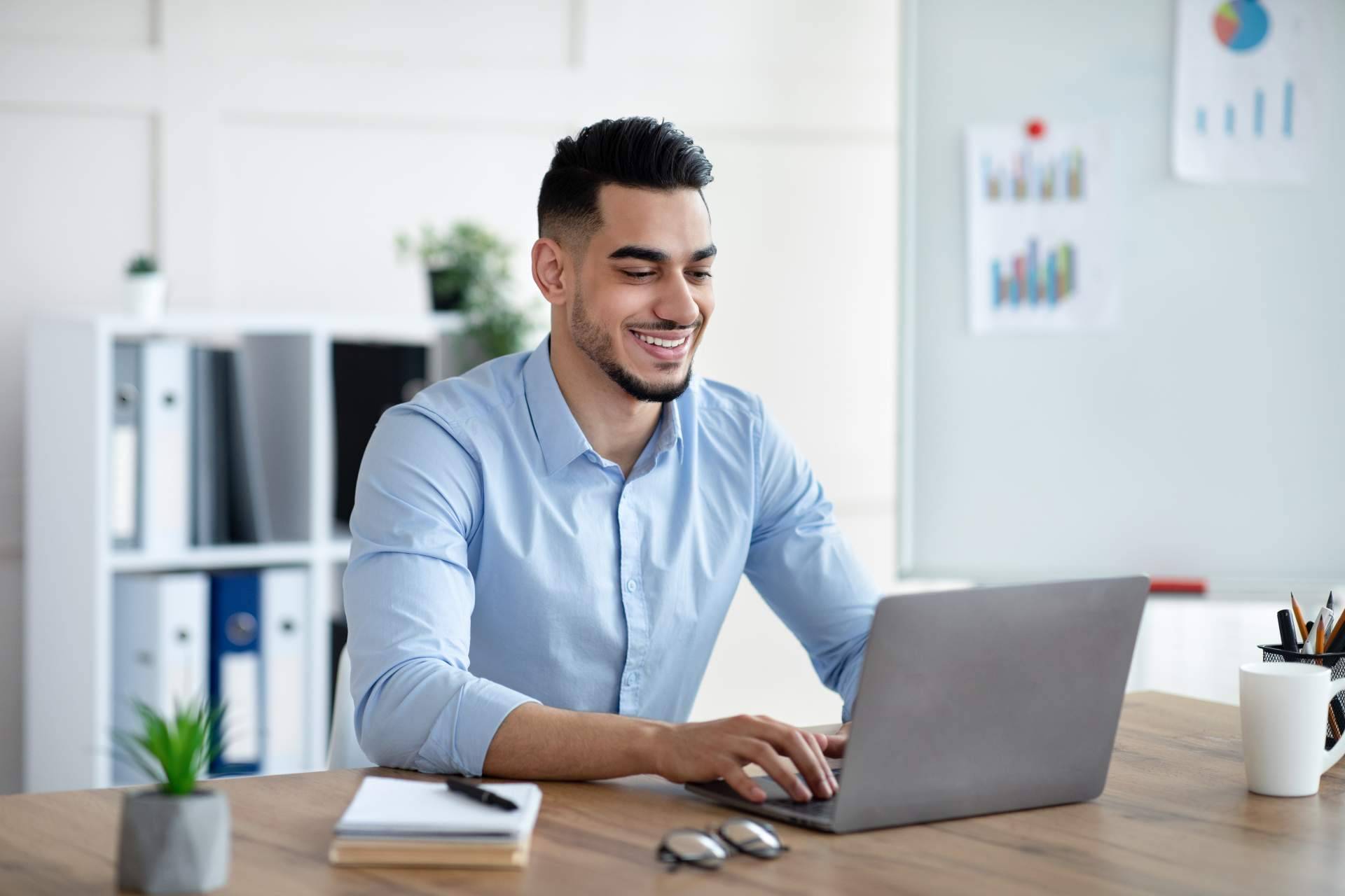 Portátiles y PCs destinados a estudiantes, teletrabajo, empresas y oficinas de gama profesional