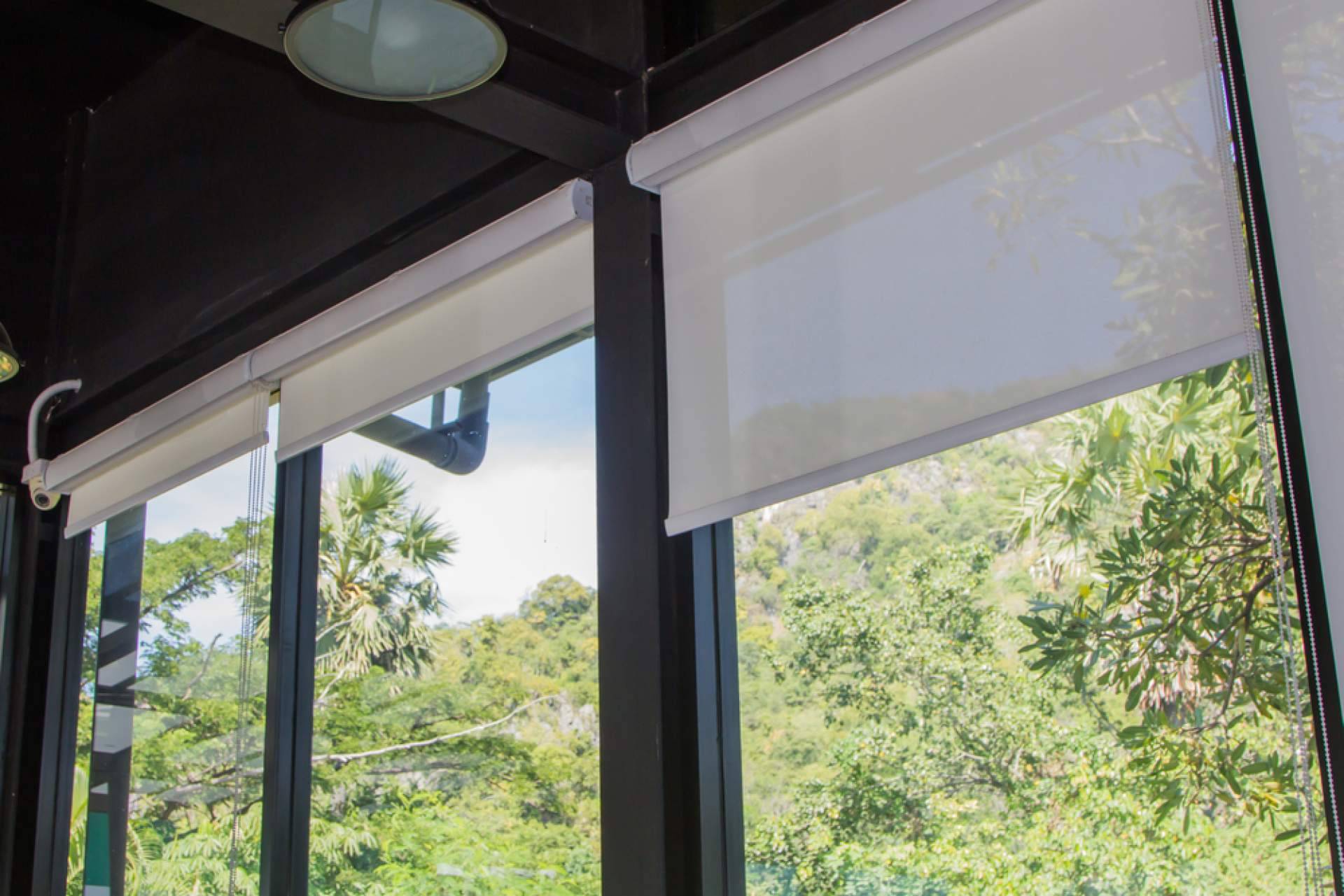 ¿Cuáles son las ventajas de los estores de PVC transparente?, por Estoresamedidabaratos.com