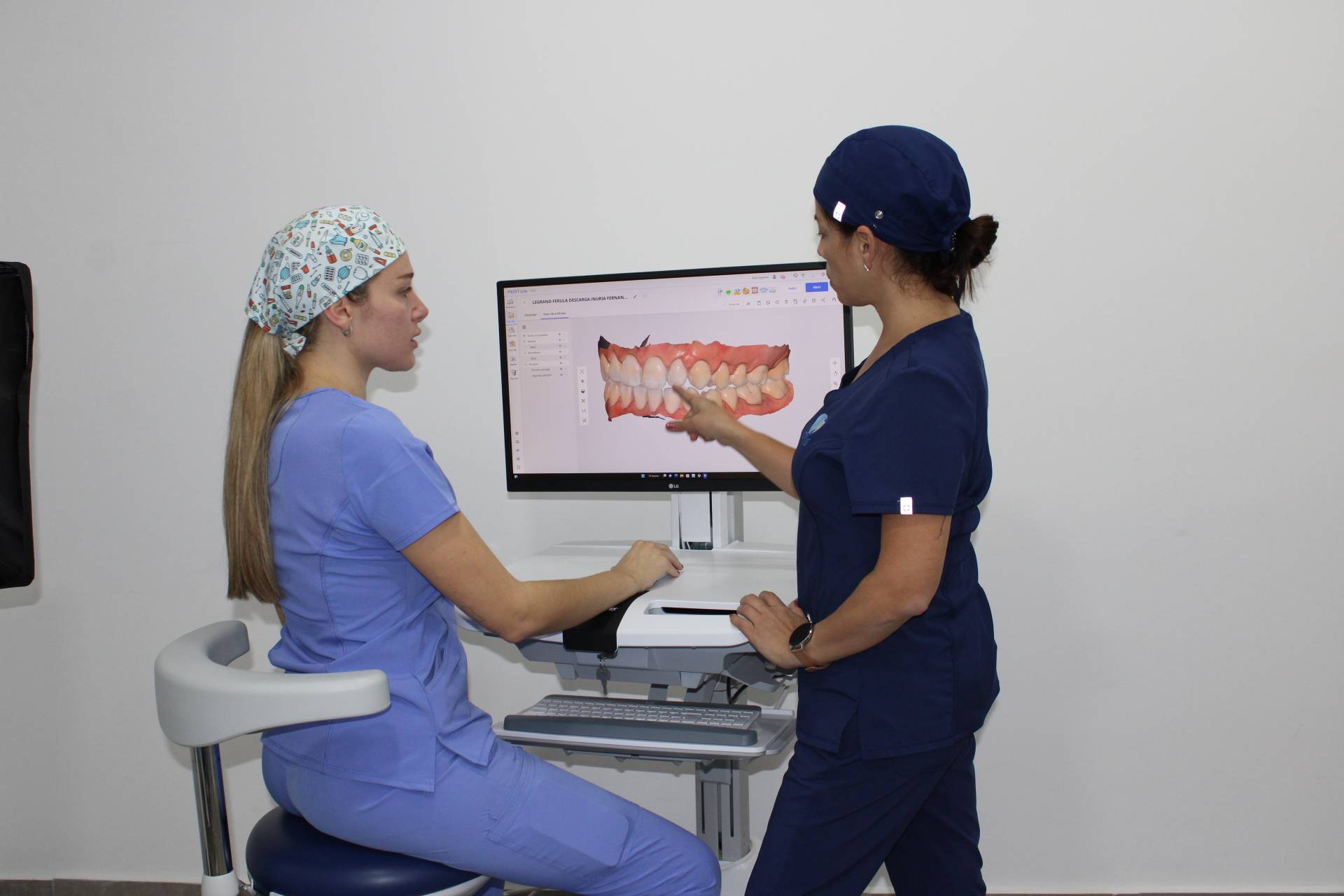 La clínica con más de 14 años de experiencia en la colocación de carillas dentales, Dental Legrand