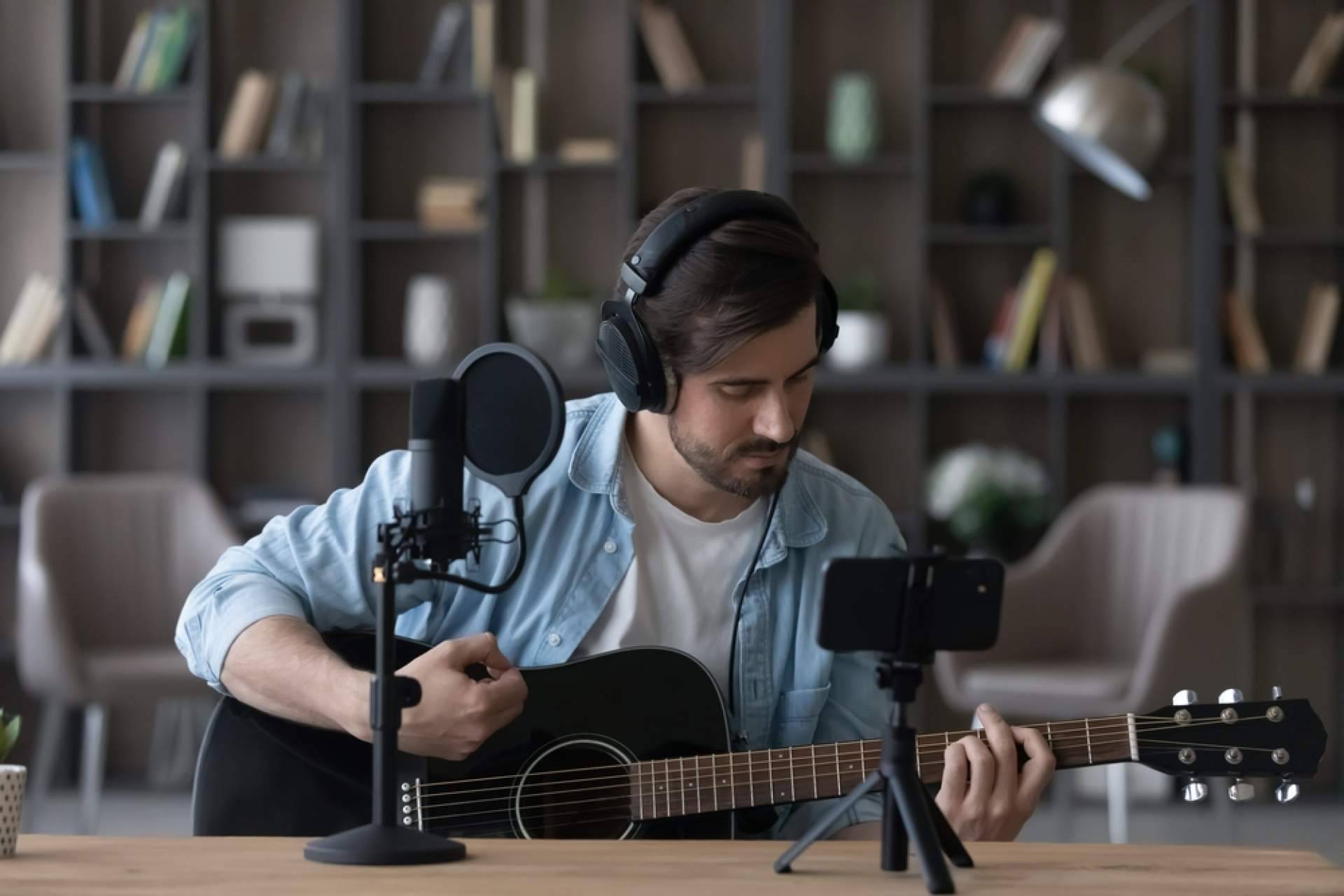 Tusclasesparticulares, el espacio para anunciarse como profesor de música