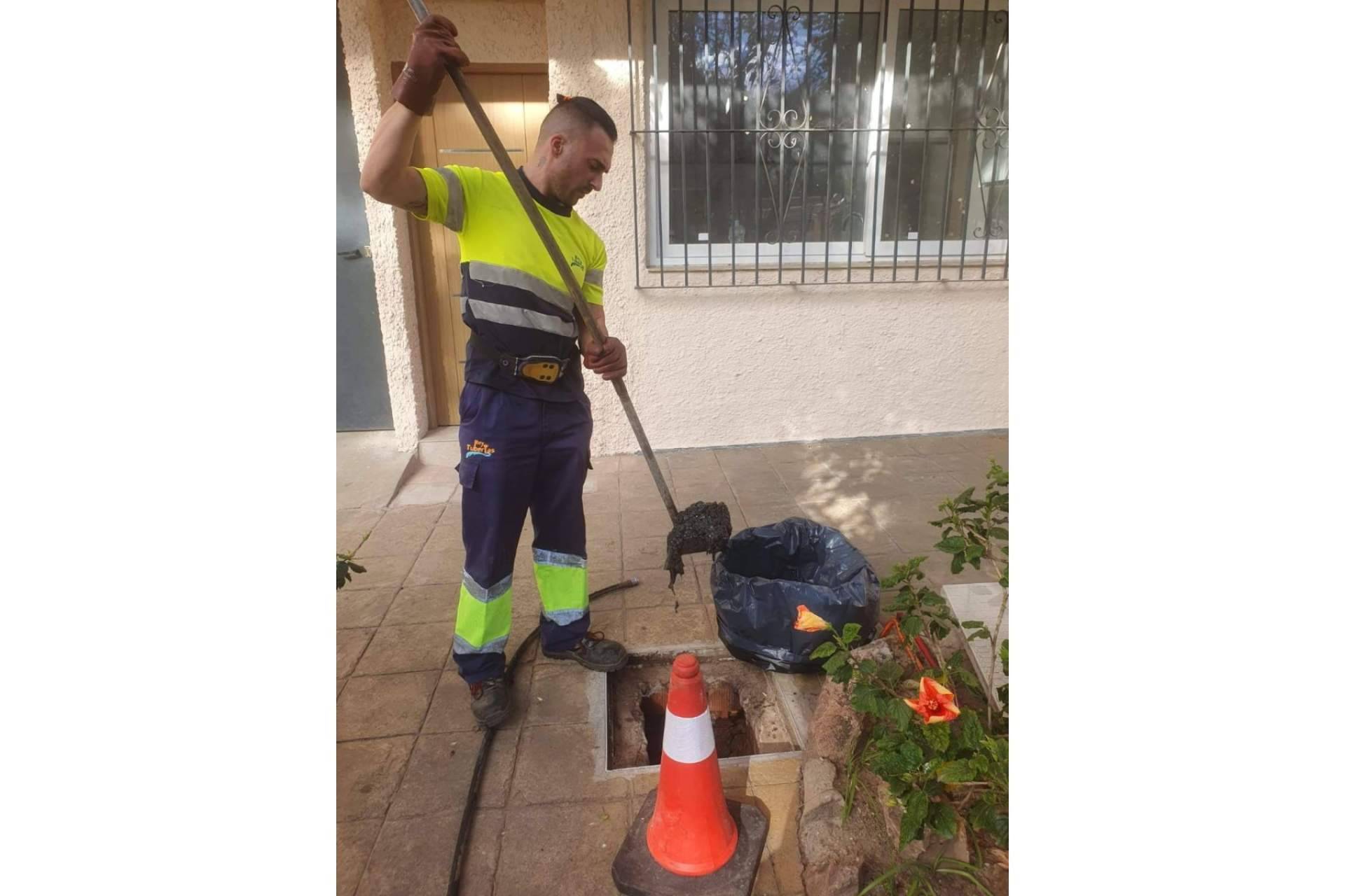 ¿Dónde obtener un servicio de desatoro 24h en Málaga? Rey Tuberías