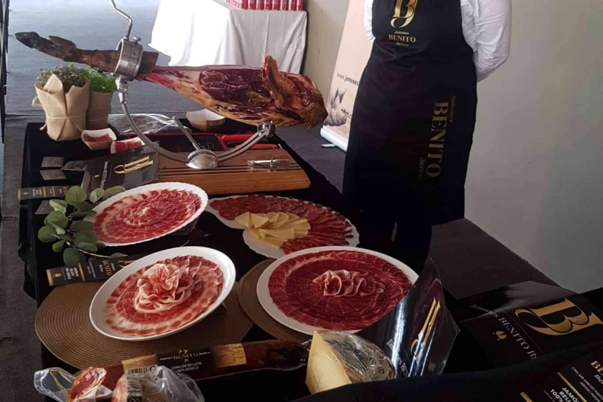 Reygon dispone de los destacados jamones ibéricos Benito