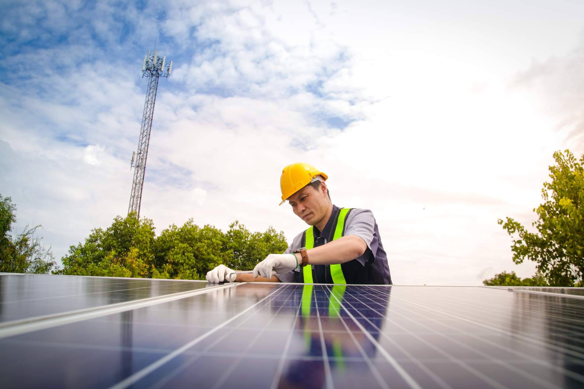 Acceder a subvenciones para placas solares con Elica Ingenieros