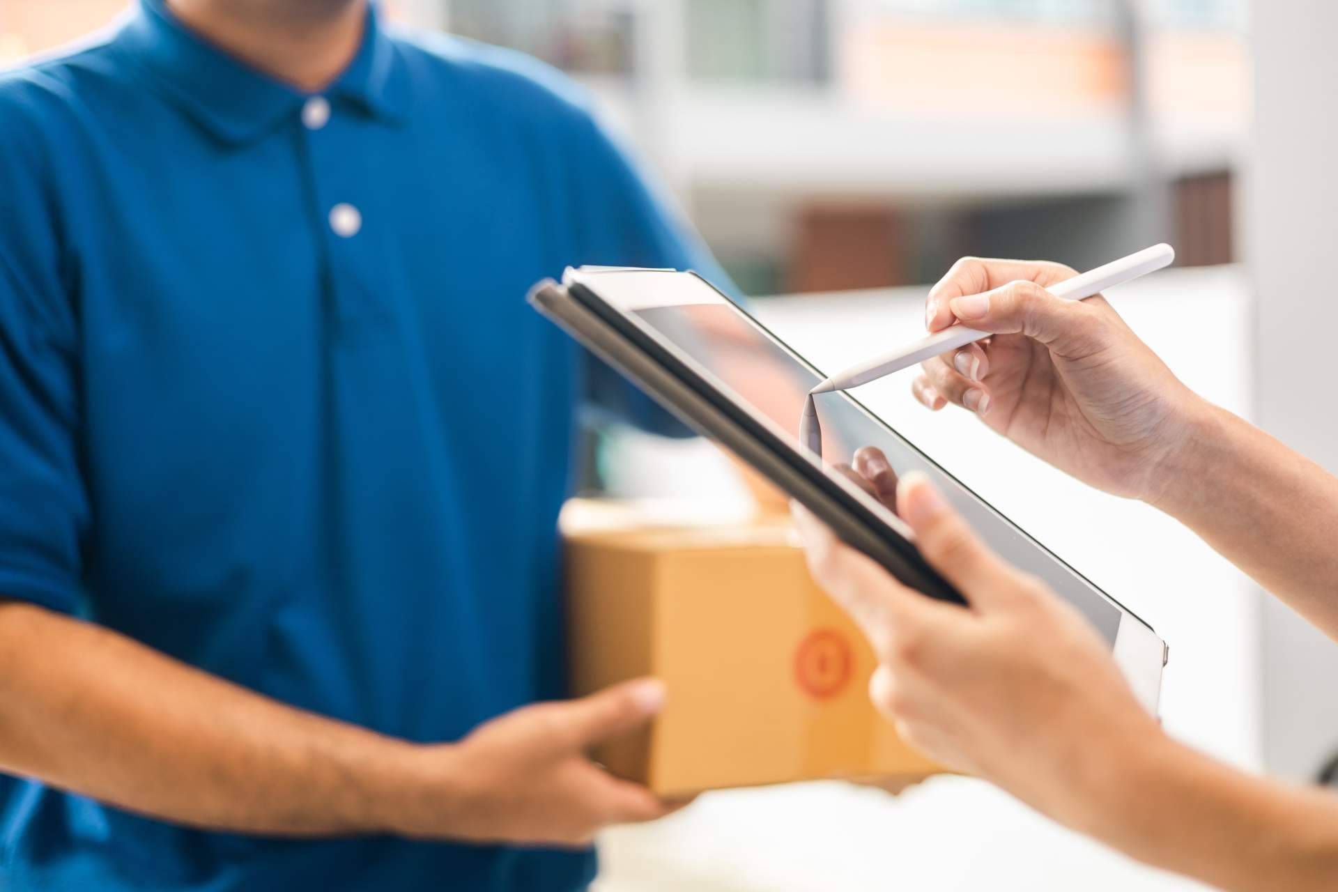 ¿Cómo puede agilizar los procesos de entrega de albaranes y paquetería la firma electrónica?