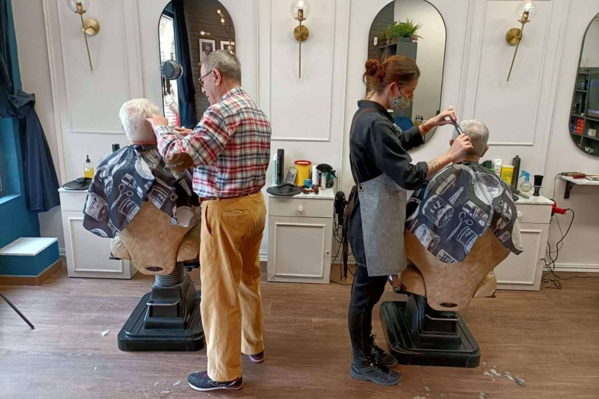 Desde 1976, la Peluquería Cruz se ha especializado en el servicio a hombres