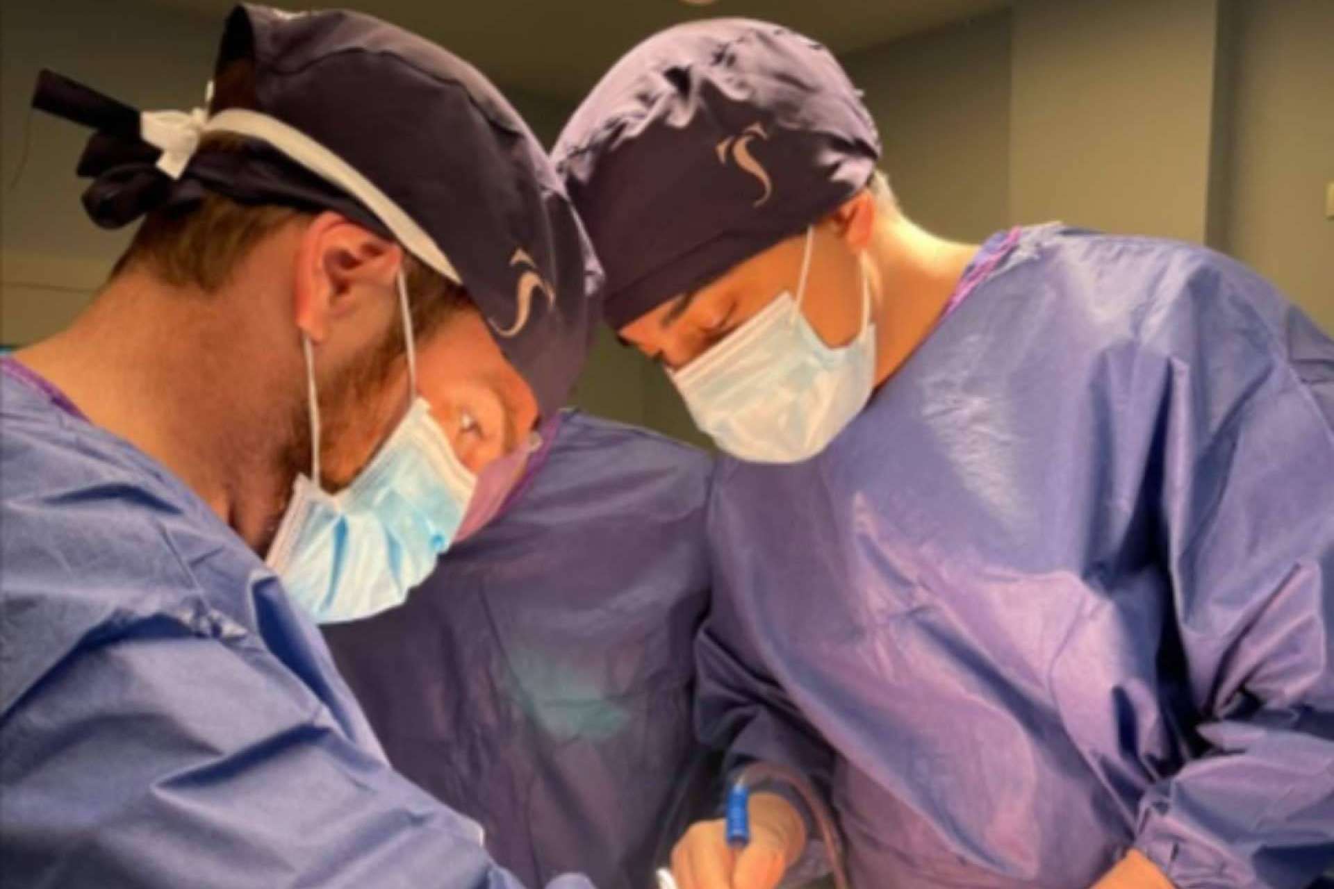 El Doctor Soler realiza con éxito la primera cirugía de prótesis de cadera bilateral en España mediante la técnica Directo Superior mínimamente invasivo
