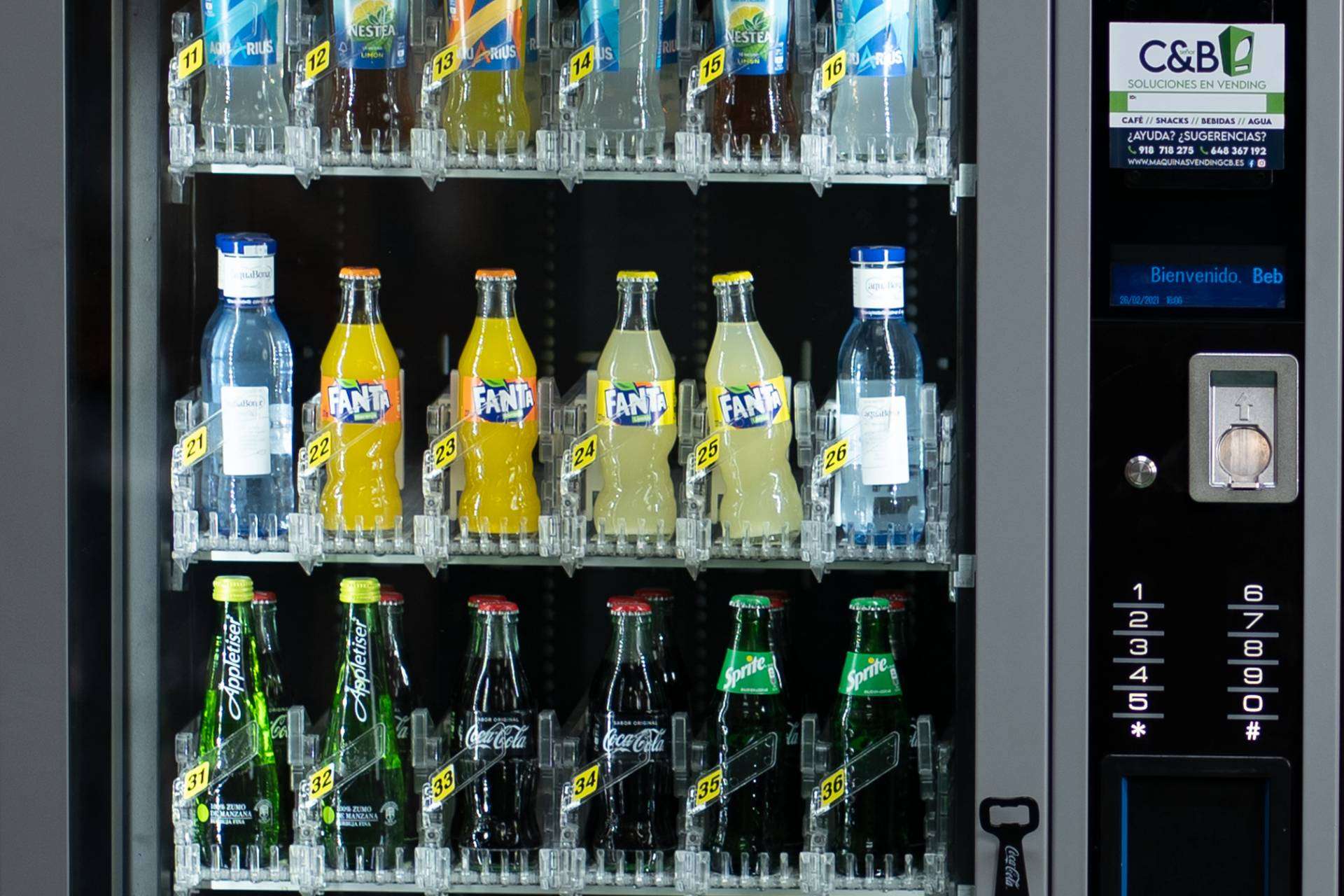 Máquinas expendedoras como servicio para clientes y usuarios, de la mano de C&B Señor