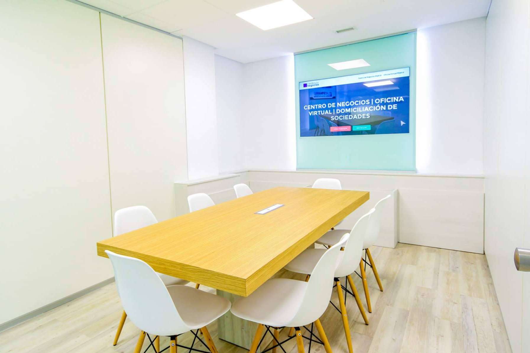 ¿Cuáles son los beneficios del alquiler salas de reuniones en Madrid con Atrium?