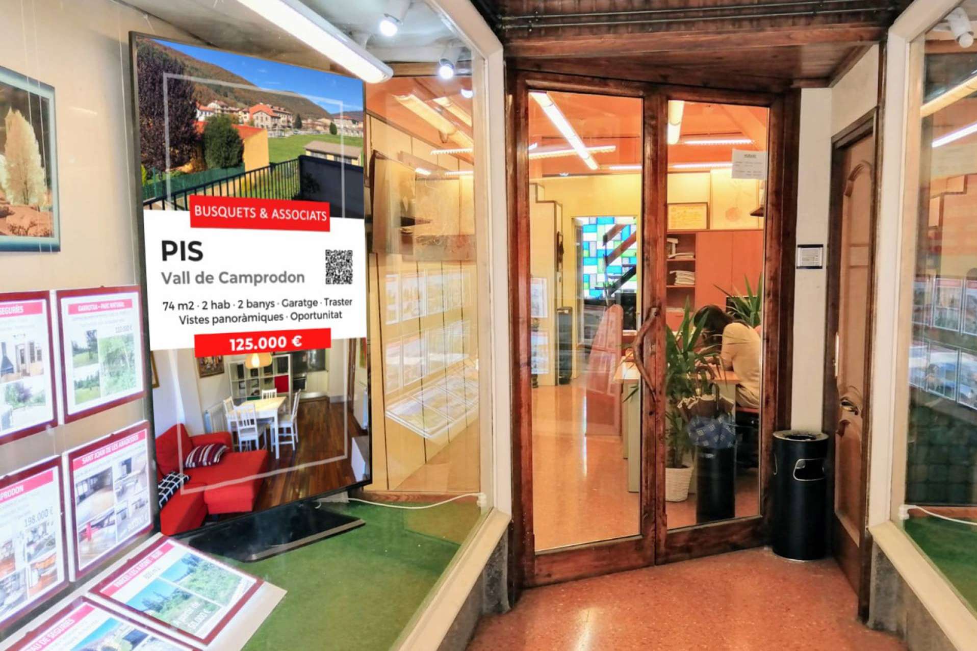 LK Bitronic expone los principales motivos por los que utilizar un escaparate digital en un negocio