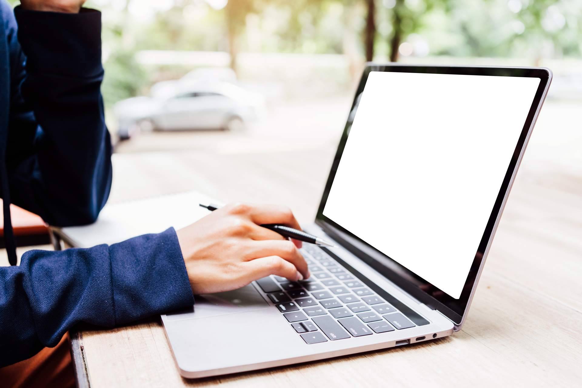 El uso de herramientas online para detectar y corregir errores ortográficos