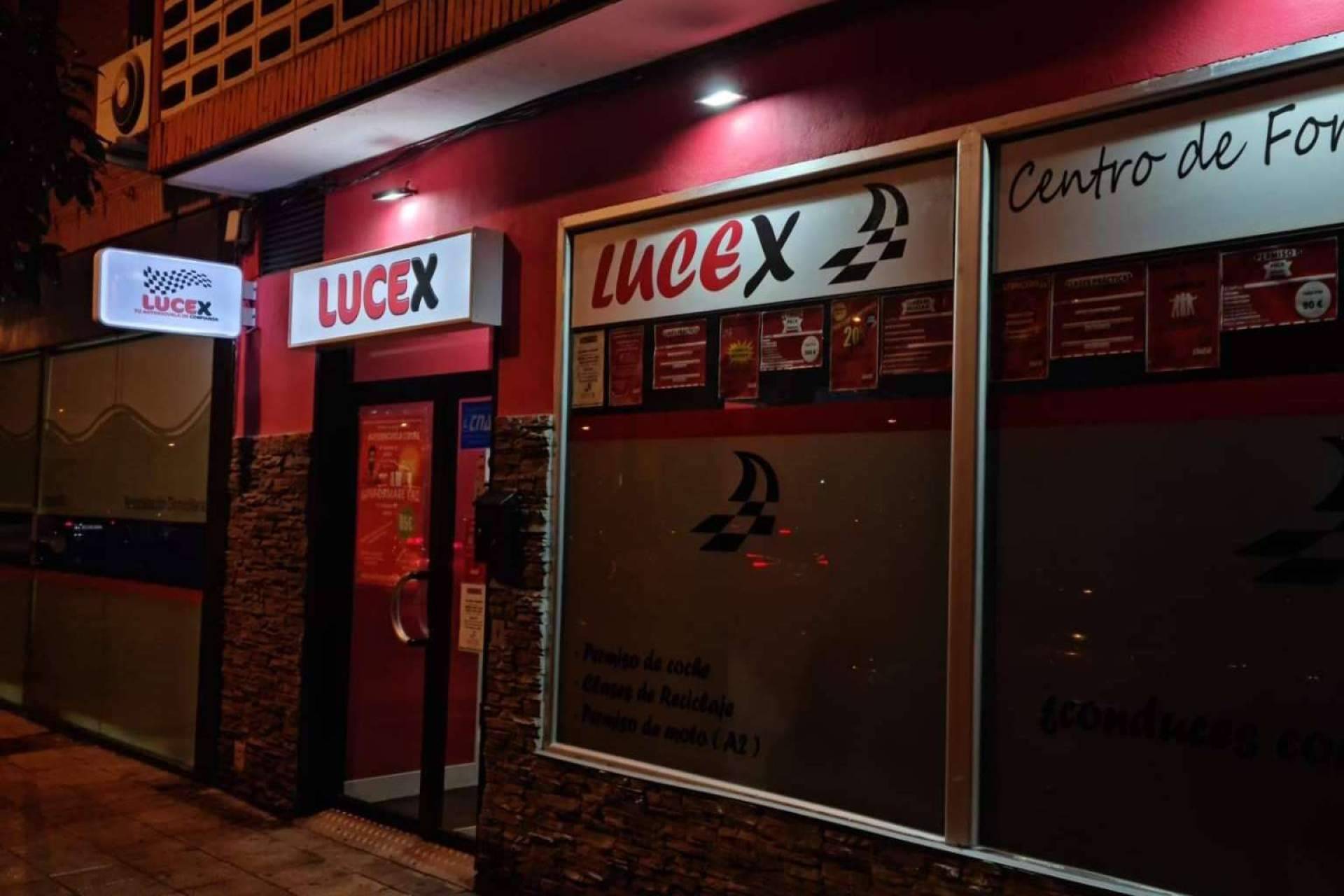 Permiso de conducción B sin lista de espera, gracias a la Autoescuela Lucex