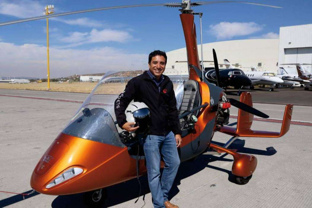 El Capitán Bernardo Moreno León cuenta la historia de la aviación civil en México