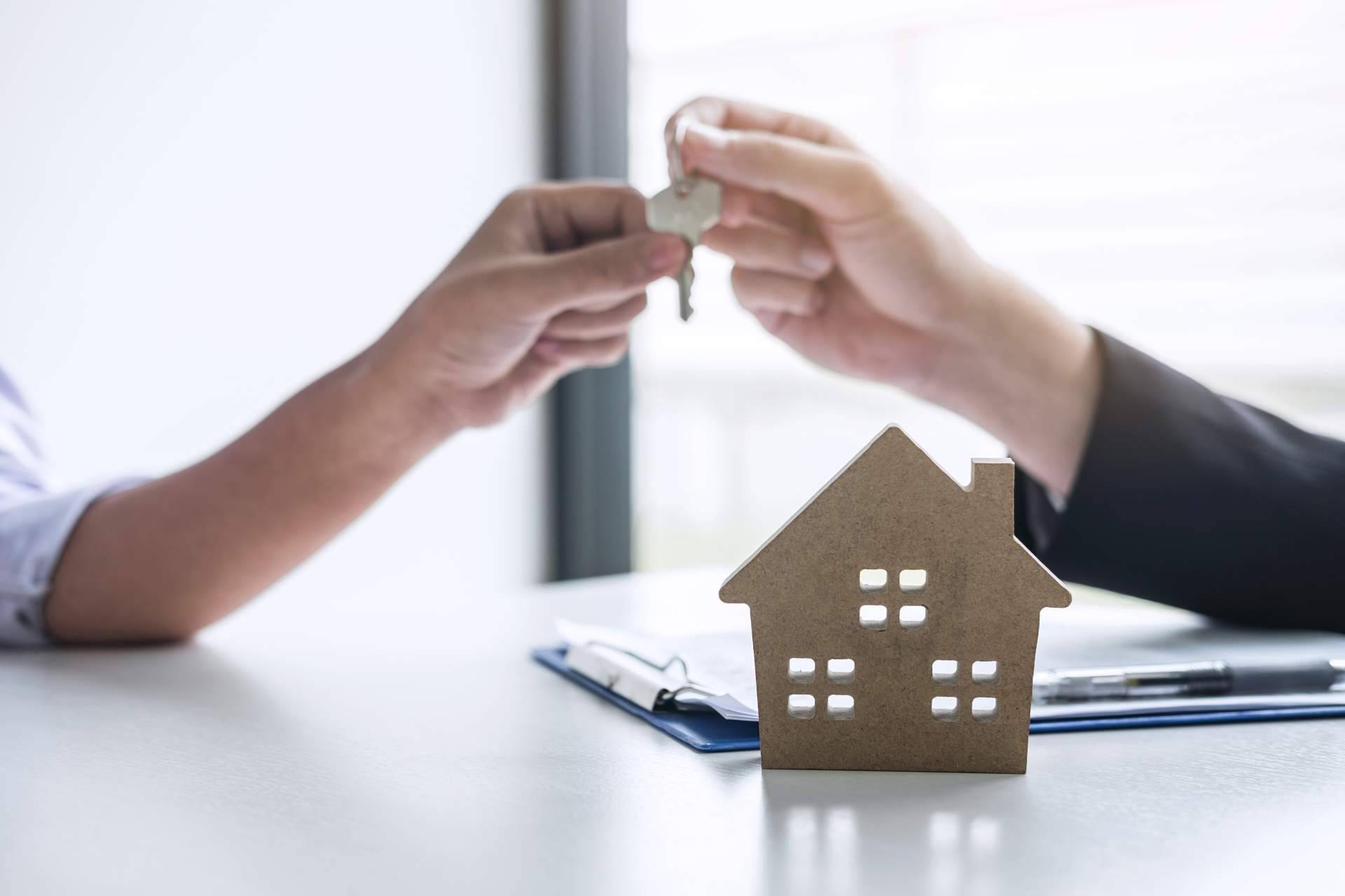 SC Inmobiliarias brinda asesoría legal especializada y una extensa gama de chalets y casas en venta en Oleiros