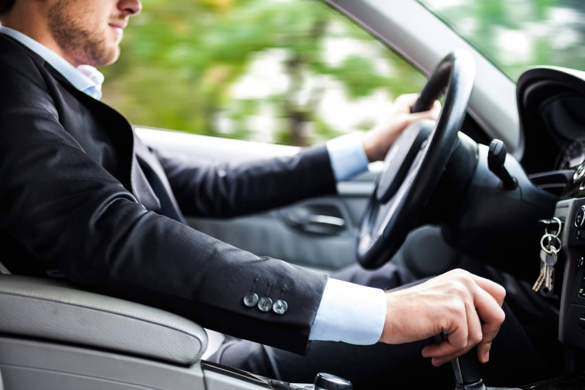 ¿Cuánto cuesta contratar un coche de renting de alta gama? Prisma Renting