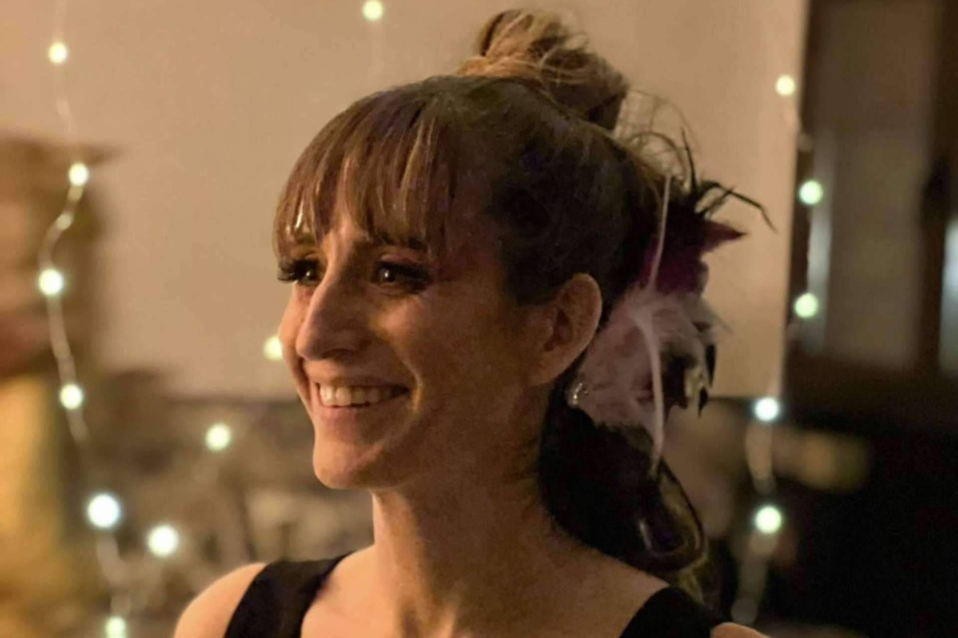 Los programas de Valeria Sayas ofrecen mentoría y poder personal para la manifestación de sueños