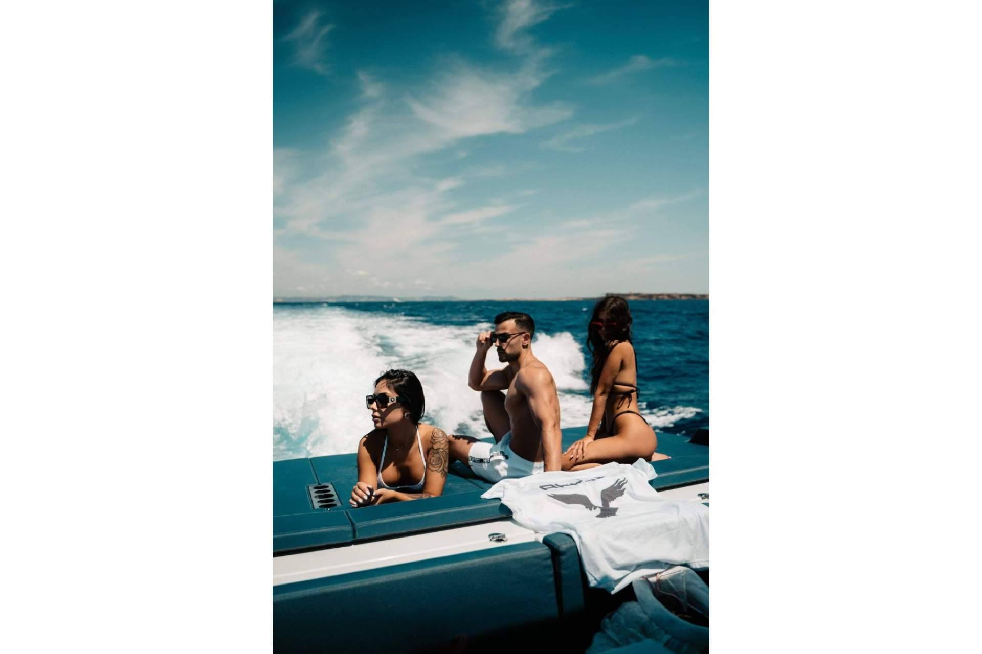 El excelente servicio de alquiler de yates en Ibiza, AkunaProject