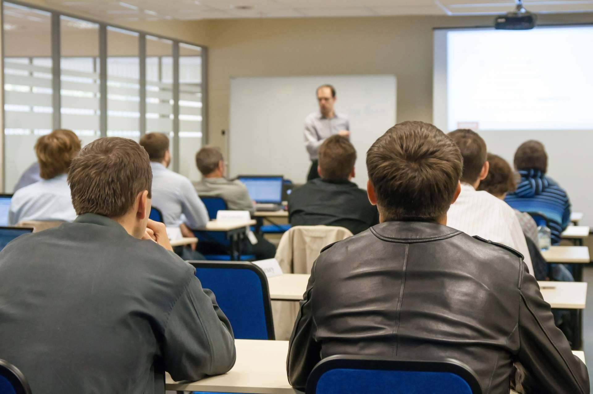 Constanza Business & Protocol School ofrece una formación con salida mercado laboral