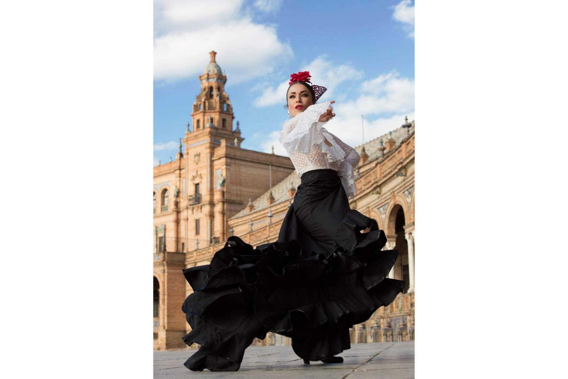Tendencias en trajes de flamenca 2023 con Viva La Feria