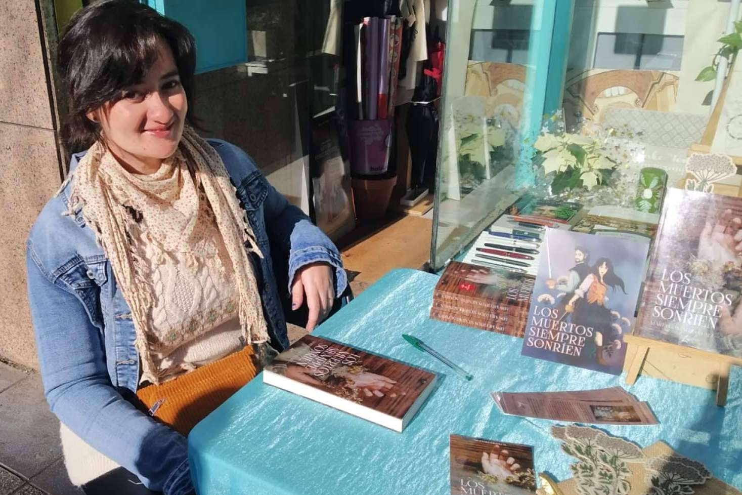 La última obra de la escritora Marta González Peláez se titula 'Los muertos siempre sonríen'