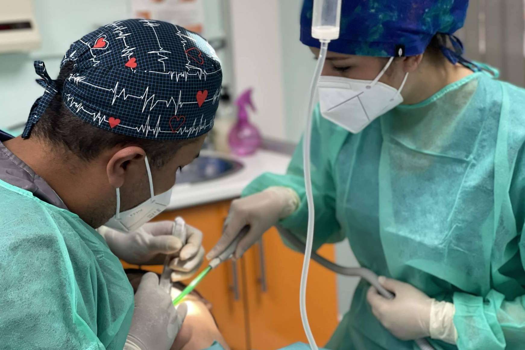 Tratamientos dentales y servicios efectivos que mejoran la sonrisa de los pacientes con Los Llanos Dental