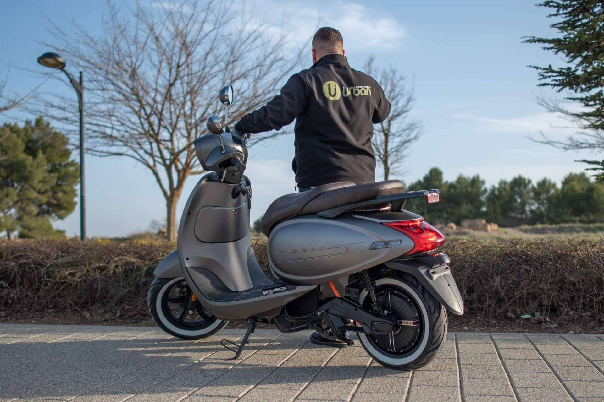 MotoAndalucia Sevilla permite probar la moto eléctrica de reparto más vendida de España los días 10, 11 y 12 de febrero
