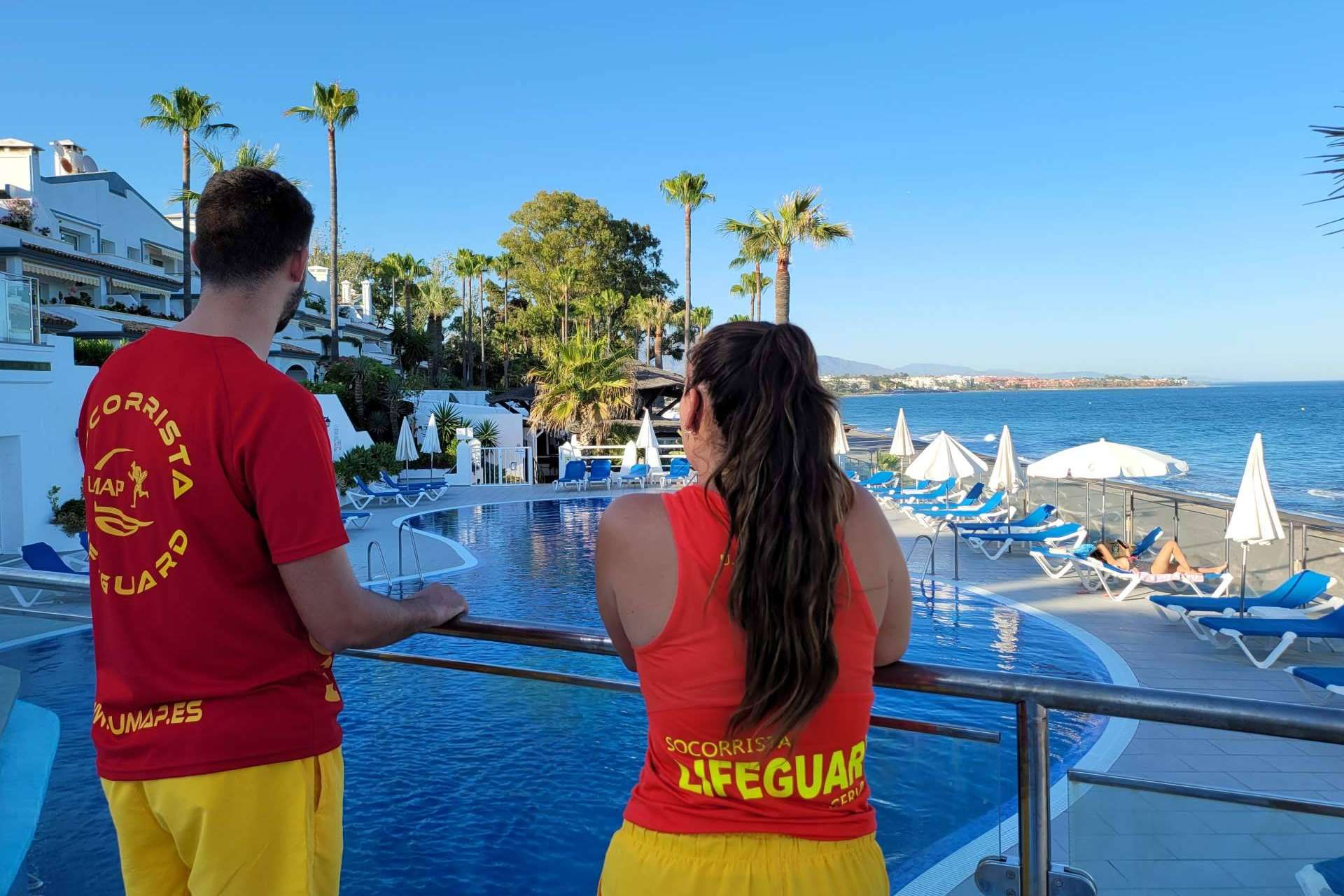 Servicios integrales de socorrismo para comunidades de propietarios, complejos hoteleros, parques acuáticos y playas, con UMAP