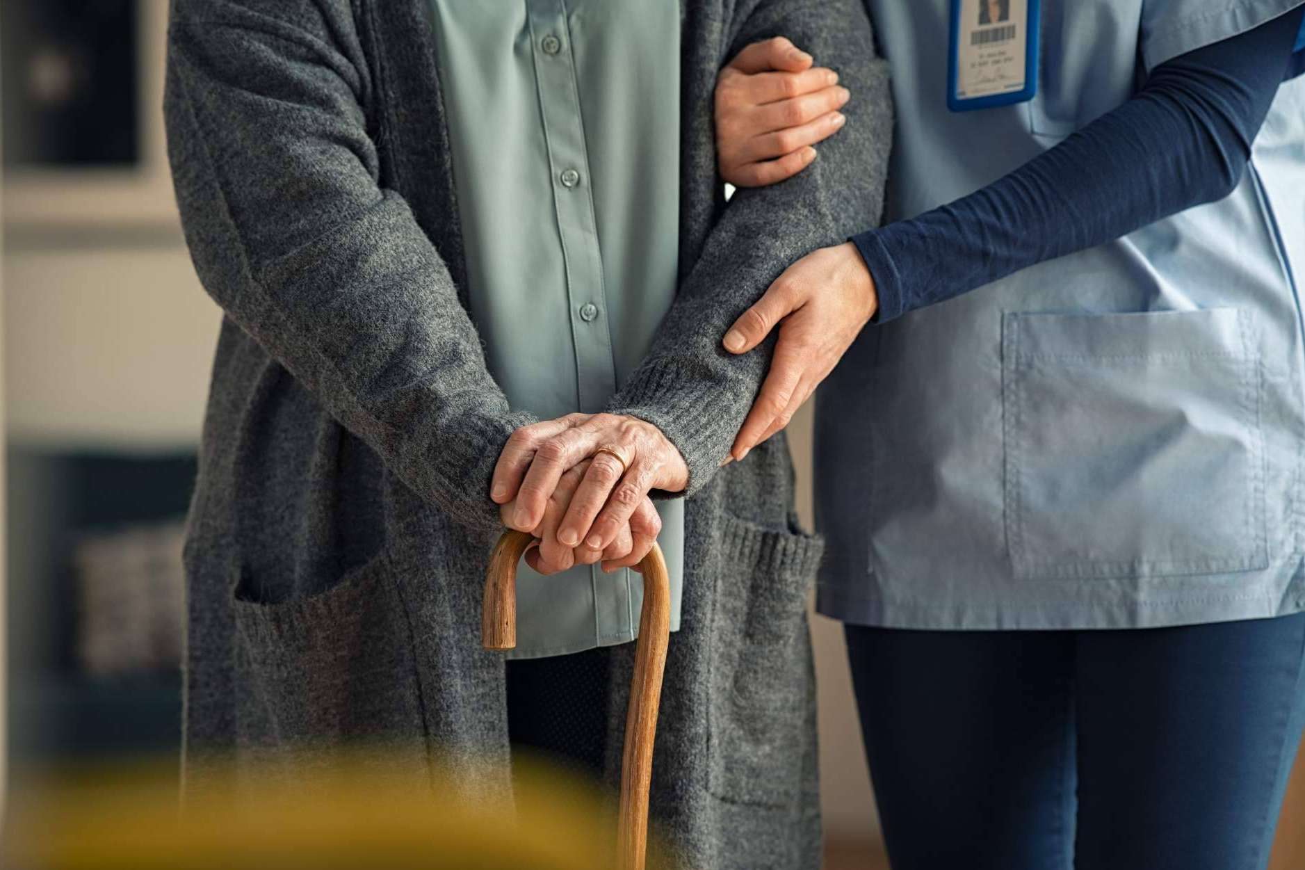 ¿Cómo solicitar las ayudas a la dependencia de personas mayores?