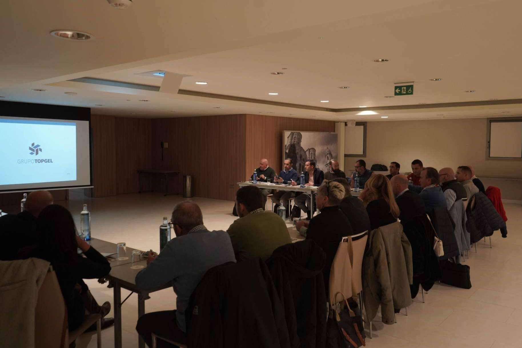 Grupo Topgel avanza en la distribución inteligente y se afianza en la distribución gourmet en un acuerdo con la empresa malagueña Vadevinos