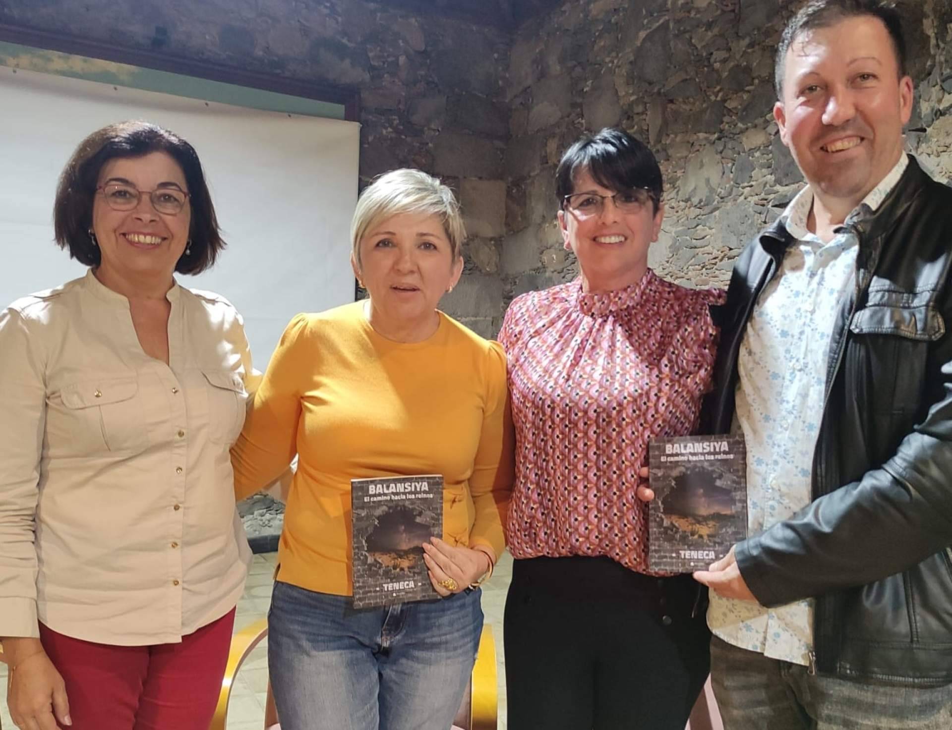 Apuesta por la cultura con la presentación de 'Balansiya, el camino hacia los reinos', de Teneca, en el Ayuntamiento de Buenavista del Norte