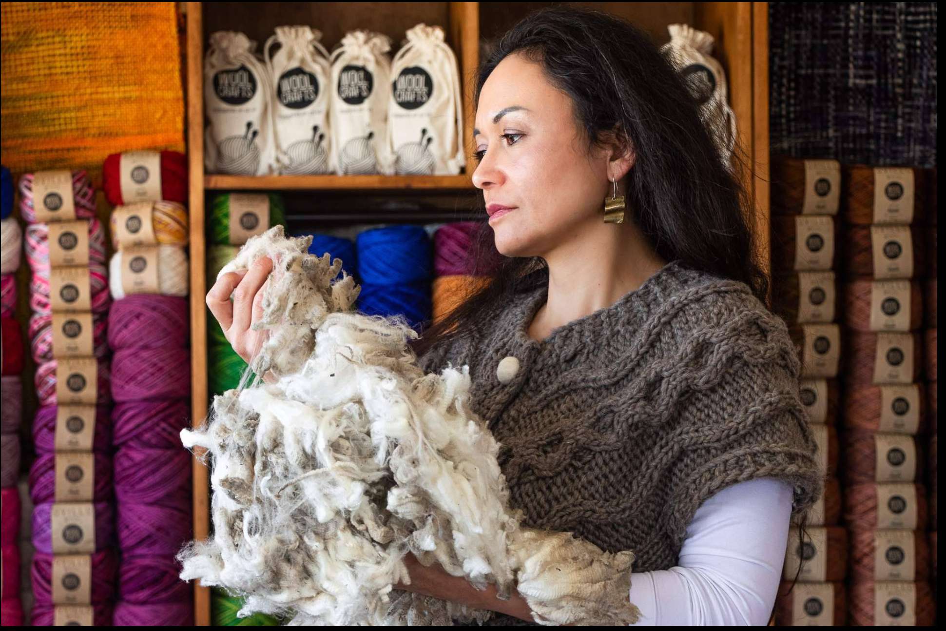 Una tendencia en auge hoy en día es el arte textil contemporáneo, de la mano de artistas como Claudia Wool