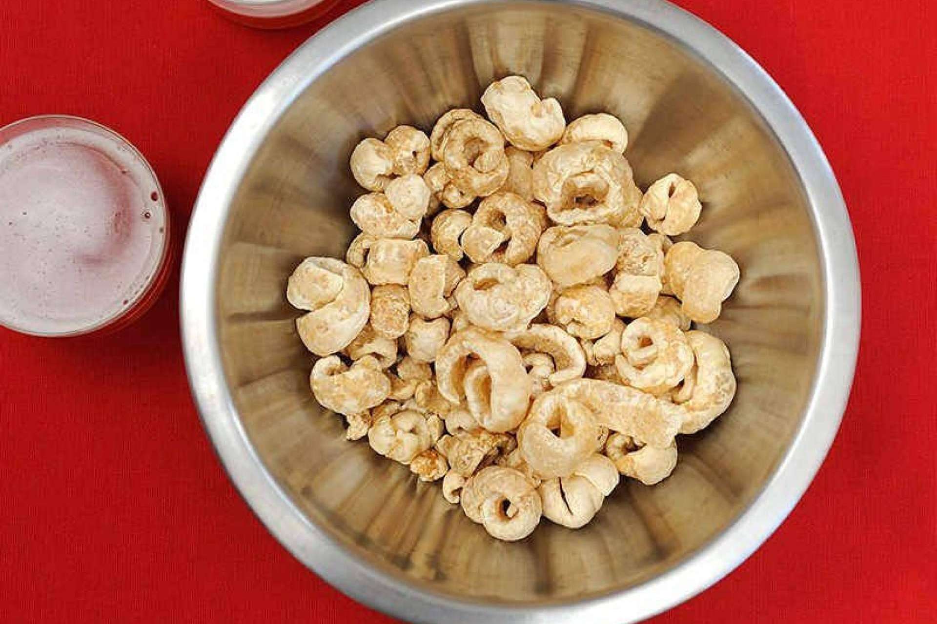 Cortezas de cerdo y torrenzos en Gastronomic Spain
