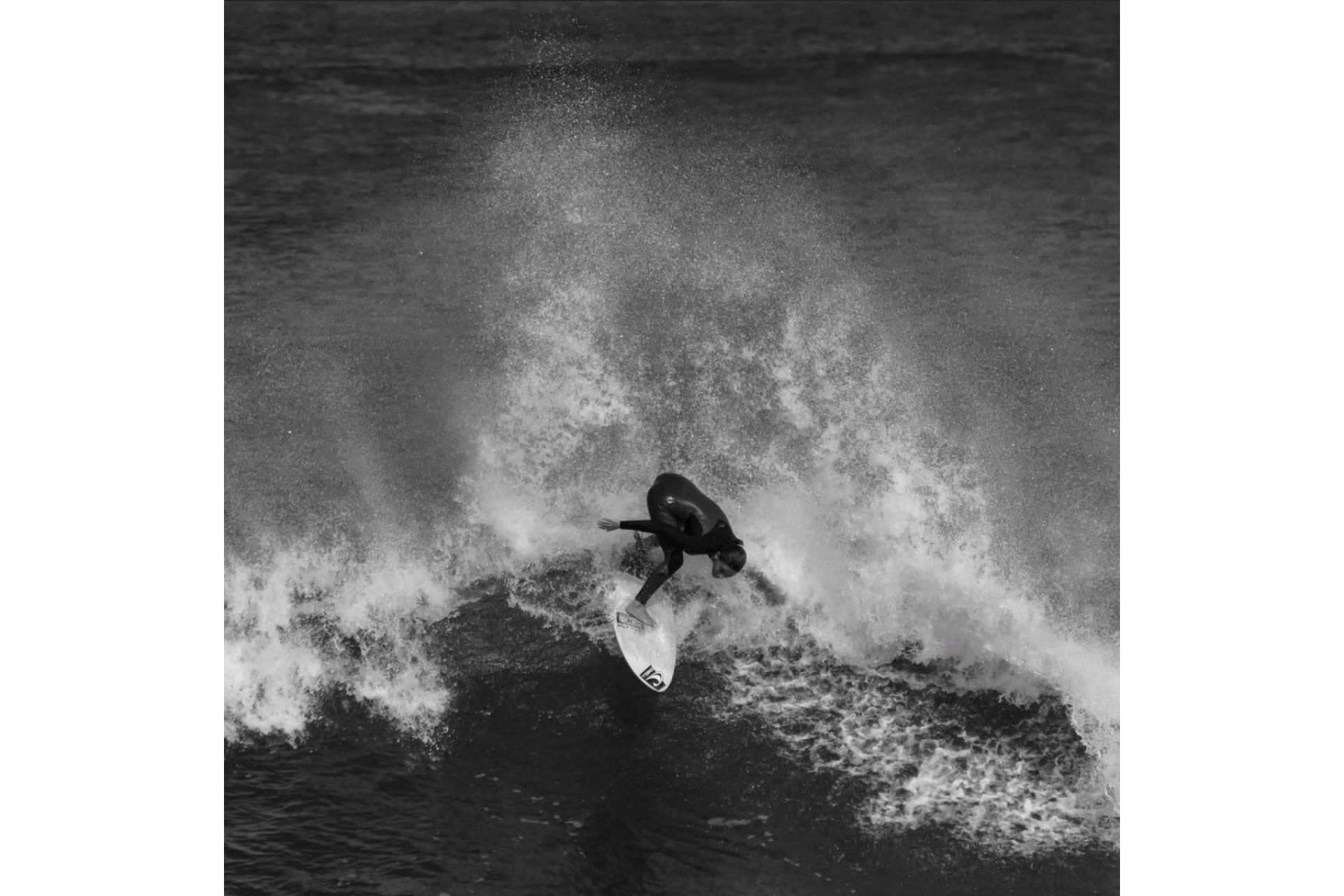 Bioksan esponsoriza a Lucía Machado, surfista española de élite