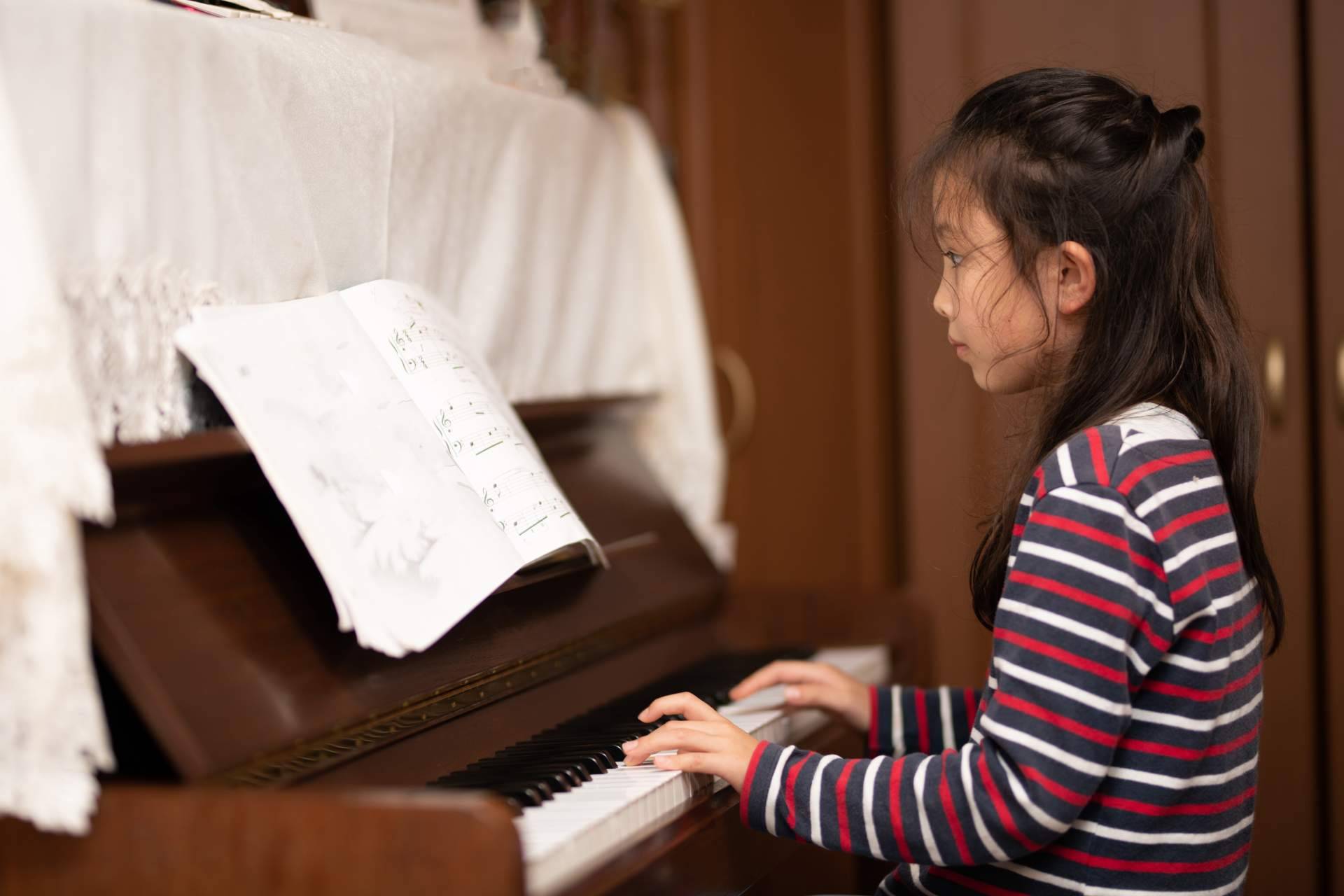 Música y Maestro ofrece clases de música online