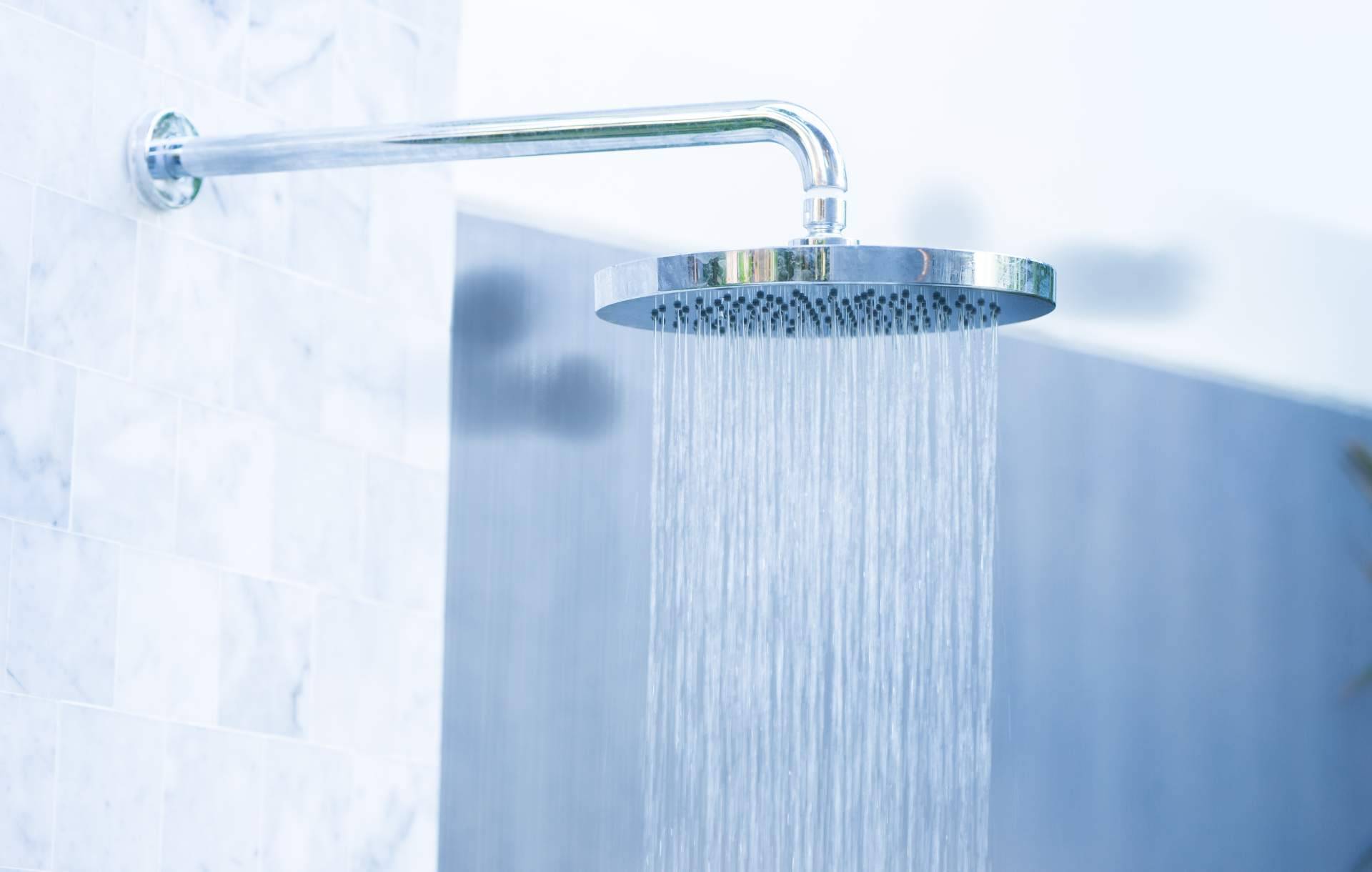 Las soluciones de seguridad para la ducha para personas mayores de Pavitec Antideslizantes