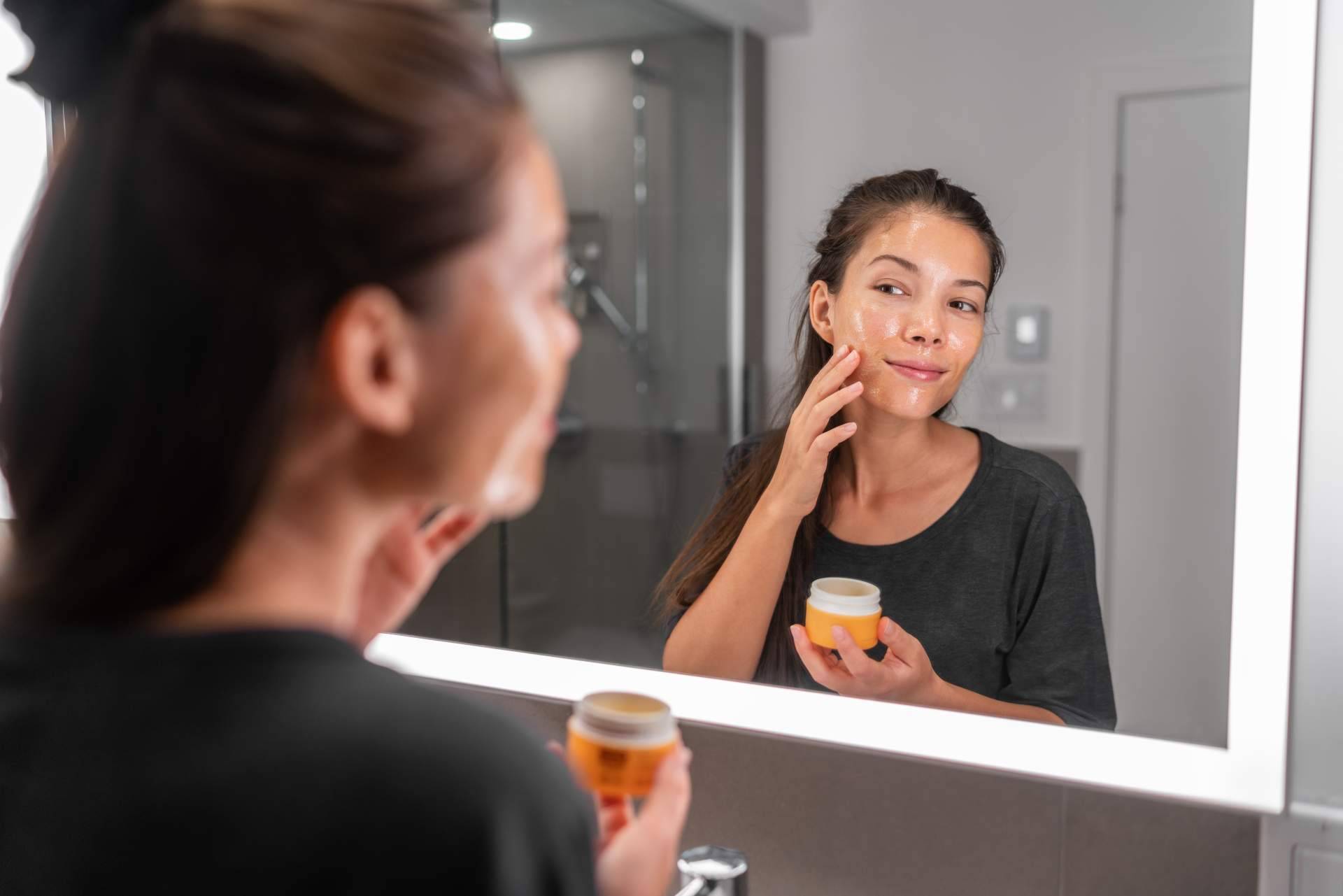 El amplio catálogo de productos de parafarmacia diferentes tipos de limpiador facial de FarmaSky