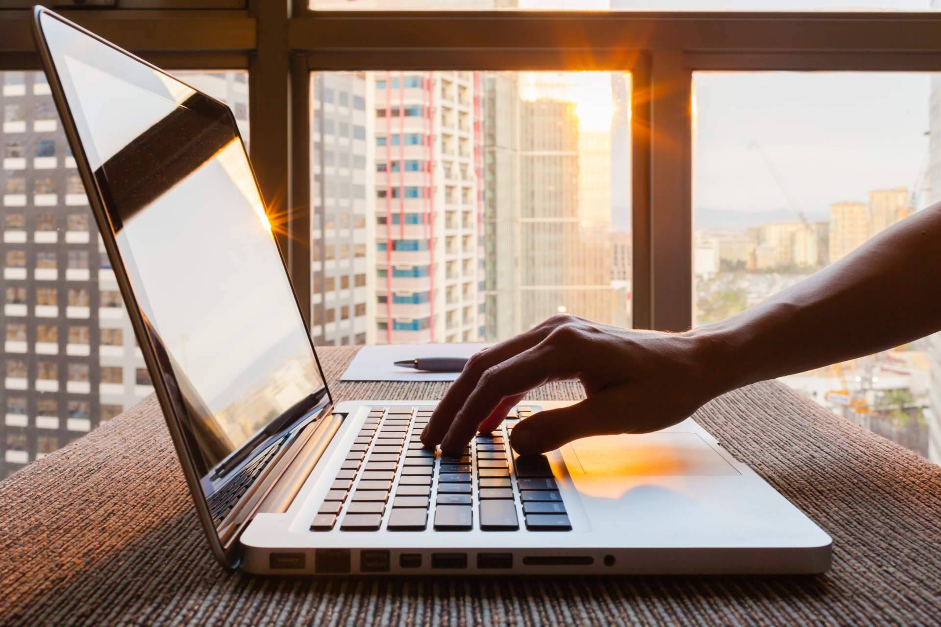 ¿Cómo se puede conseguir trabajo online desde casa?, por Relajatec