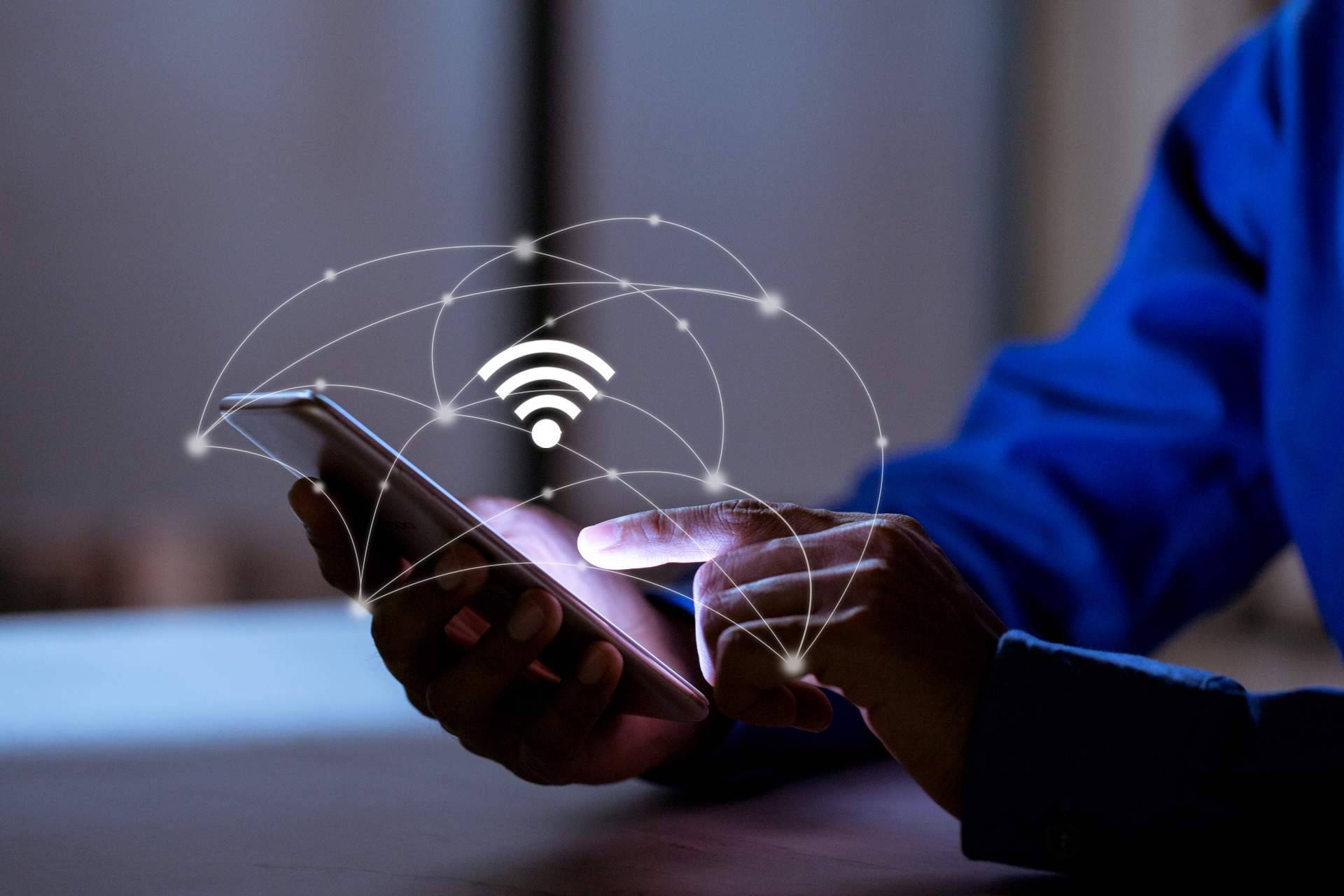 Cómo aumentar la velocidad de internet; wifi o fibra óptica plástica