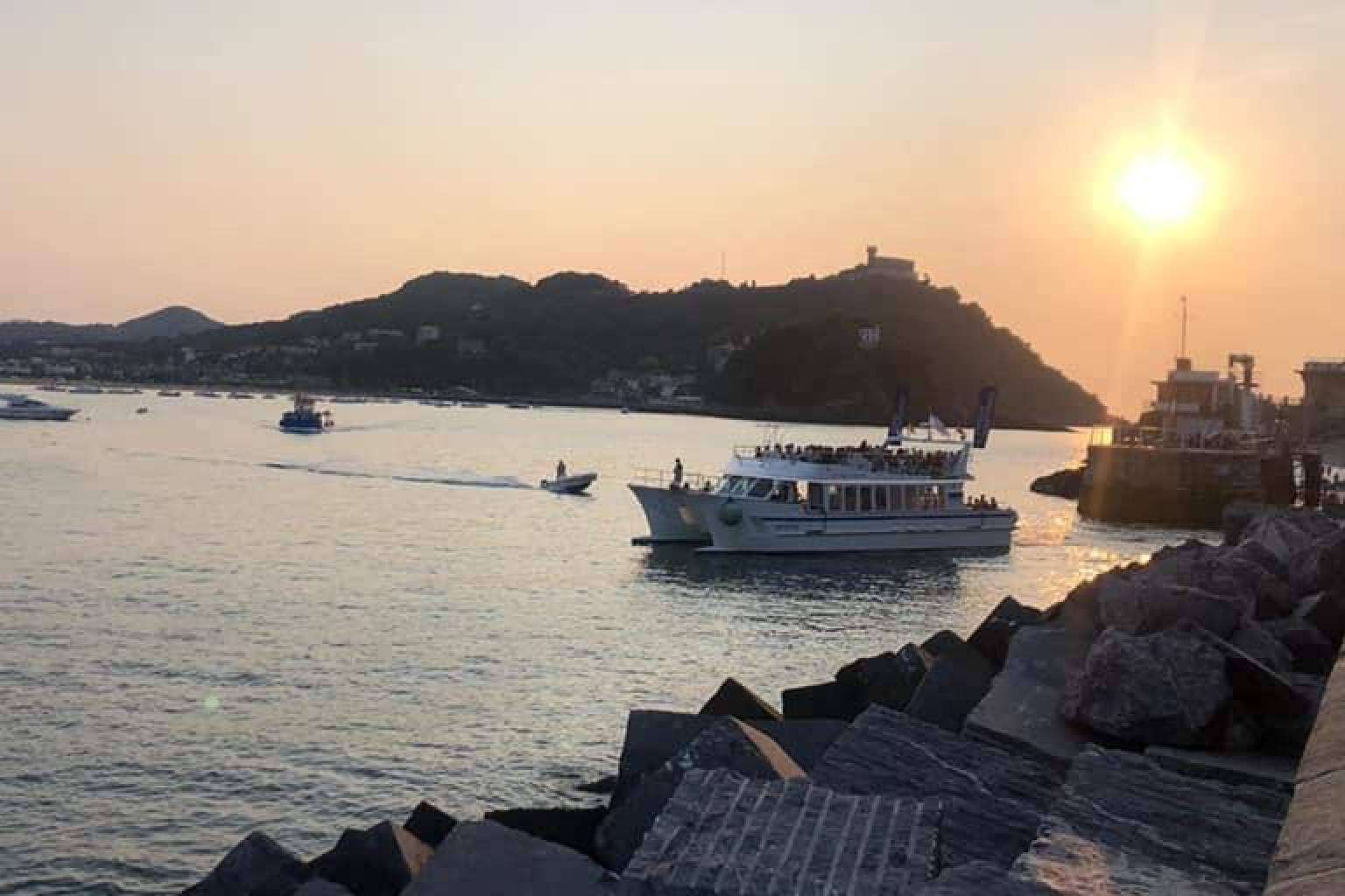 Disfrutar de paseos inolvidables en el eje Cantábrico a bordo del catamarán Ciudad San Sebastián