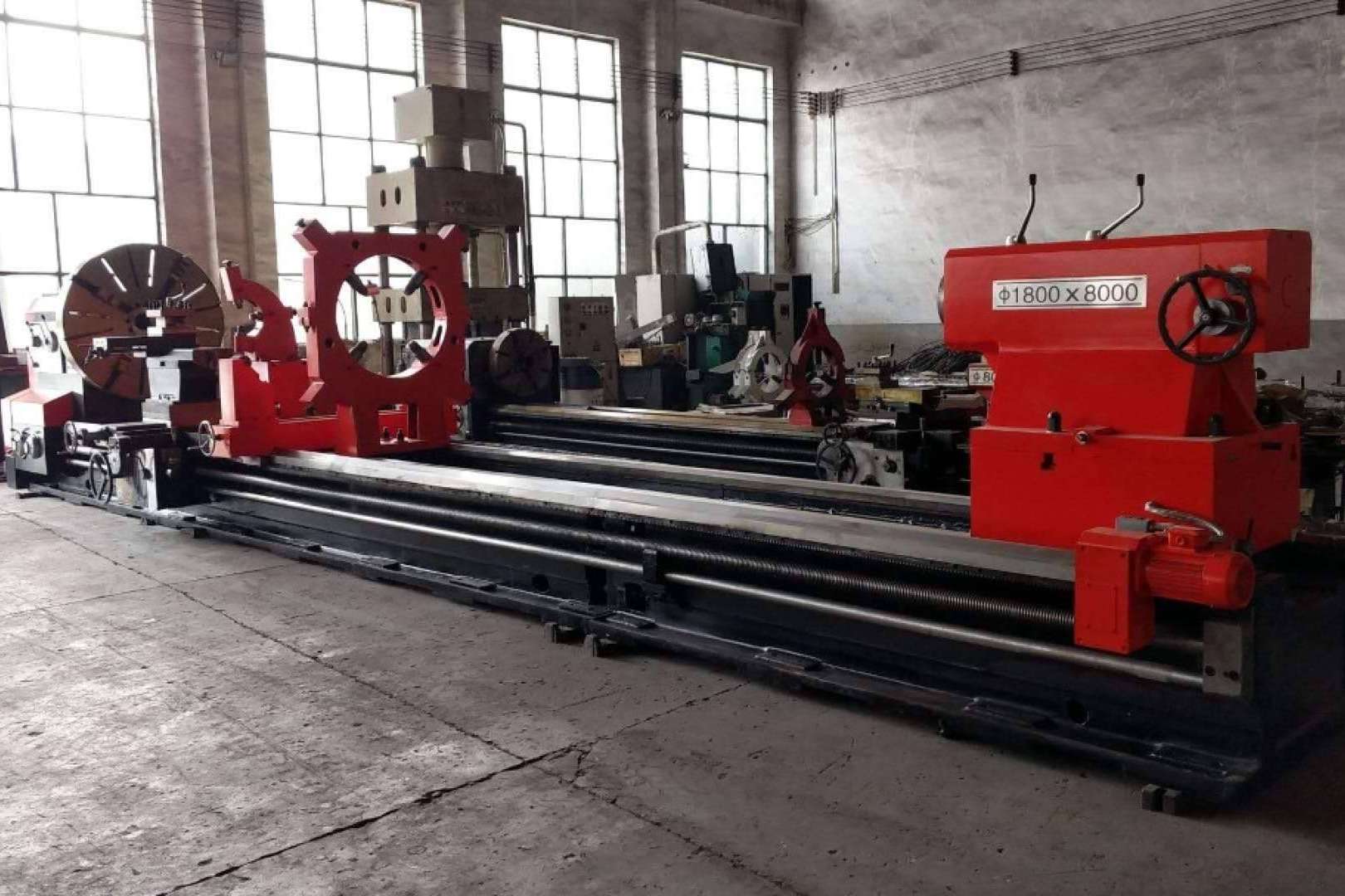 Ventajas del suministro y puesta en marcha de la máquina torno horizontal con Abadecom