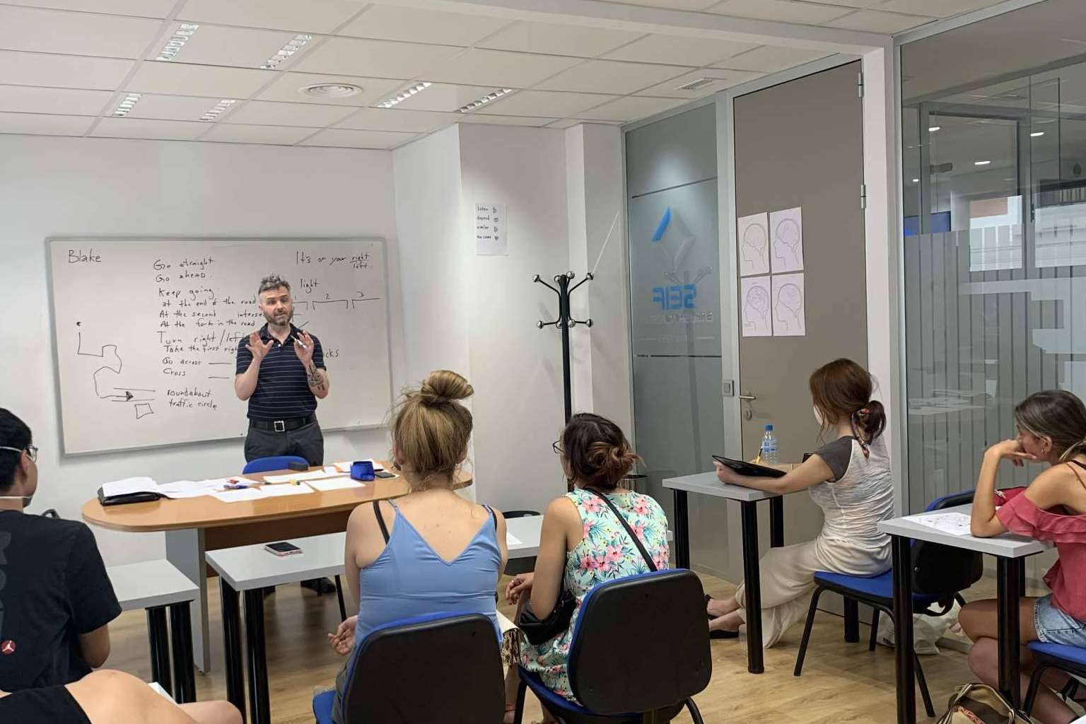 Aprender un idioma en poco tiempo mediante los cursos intensivos de inglés en Madrid de Seif English Academy