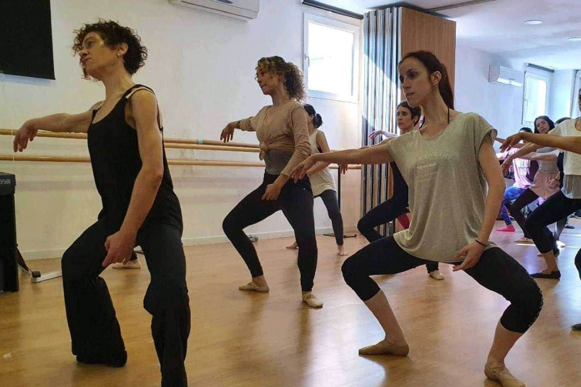 Clases de fitness ballet en la academia de Elena Marco