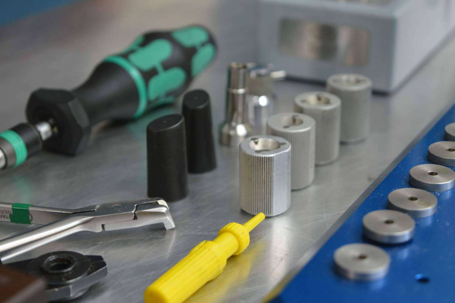 RD Express, la empresa que se dedica a reparar turbinas dentales con un servicio ágil