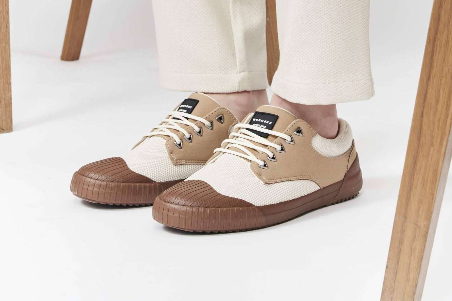 Disponible en distintos colores la nueva colección de zapatillas Ara Pion de Muroexe