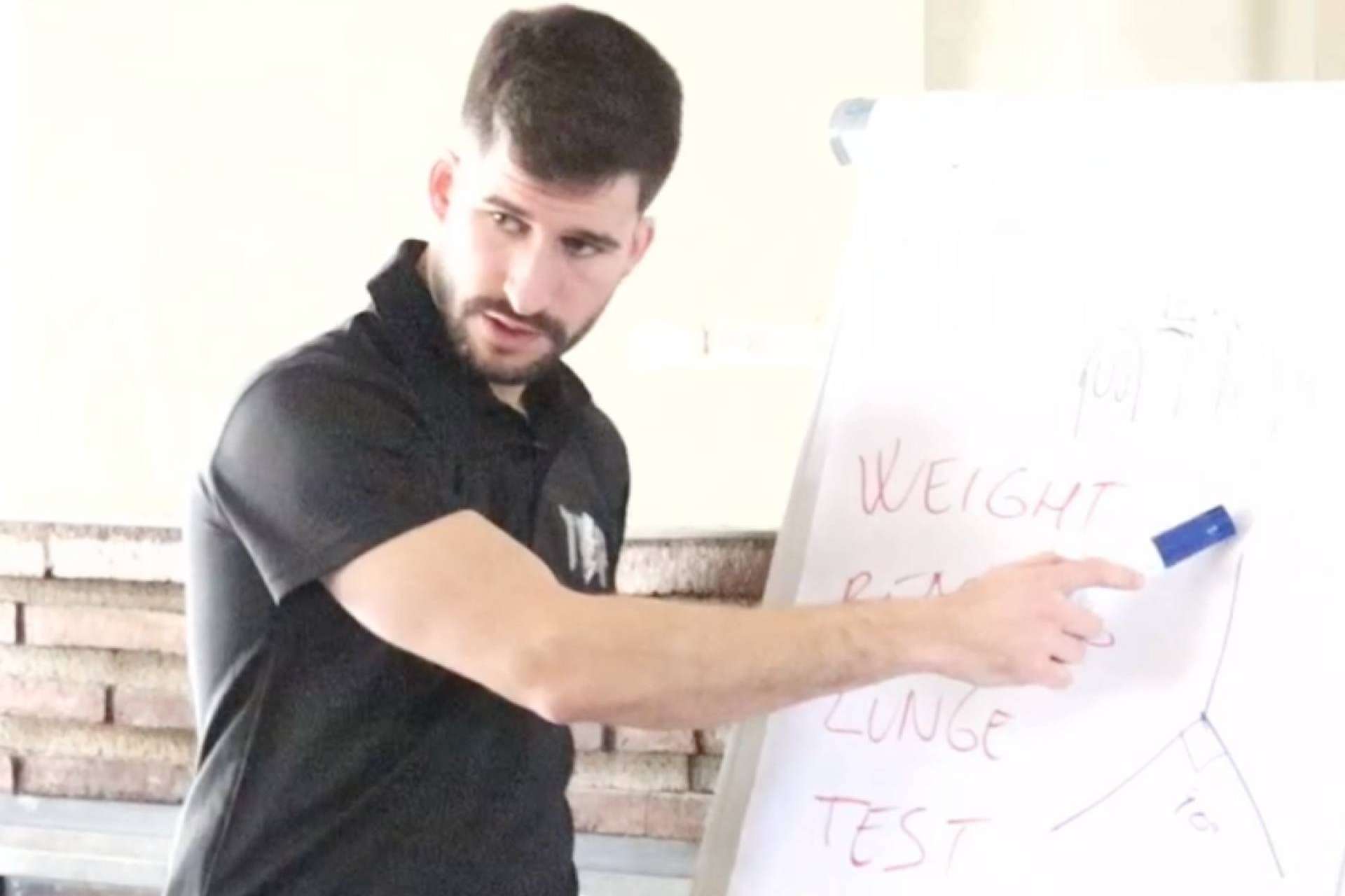 Cómo puede mejorar los ingresos como fisioterapeuta la formación empresarial de thefisioprogram de Alejandro Estepa Gallego