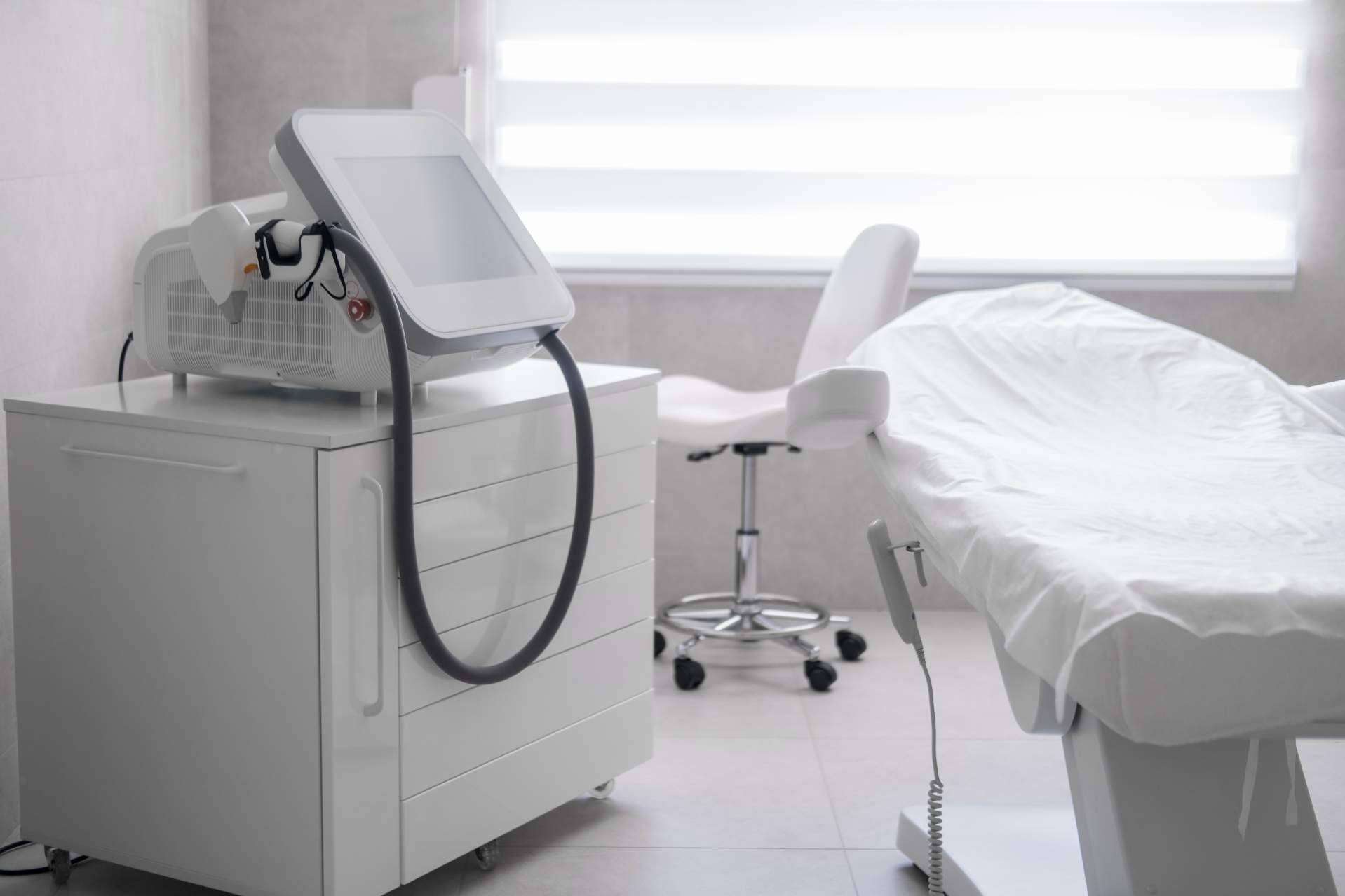 Mestética y su aparatología y mobiliario para centros estéticos y médico-estéticos