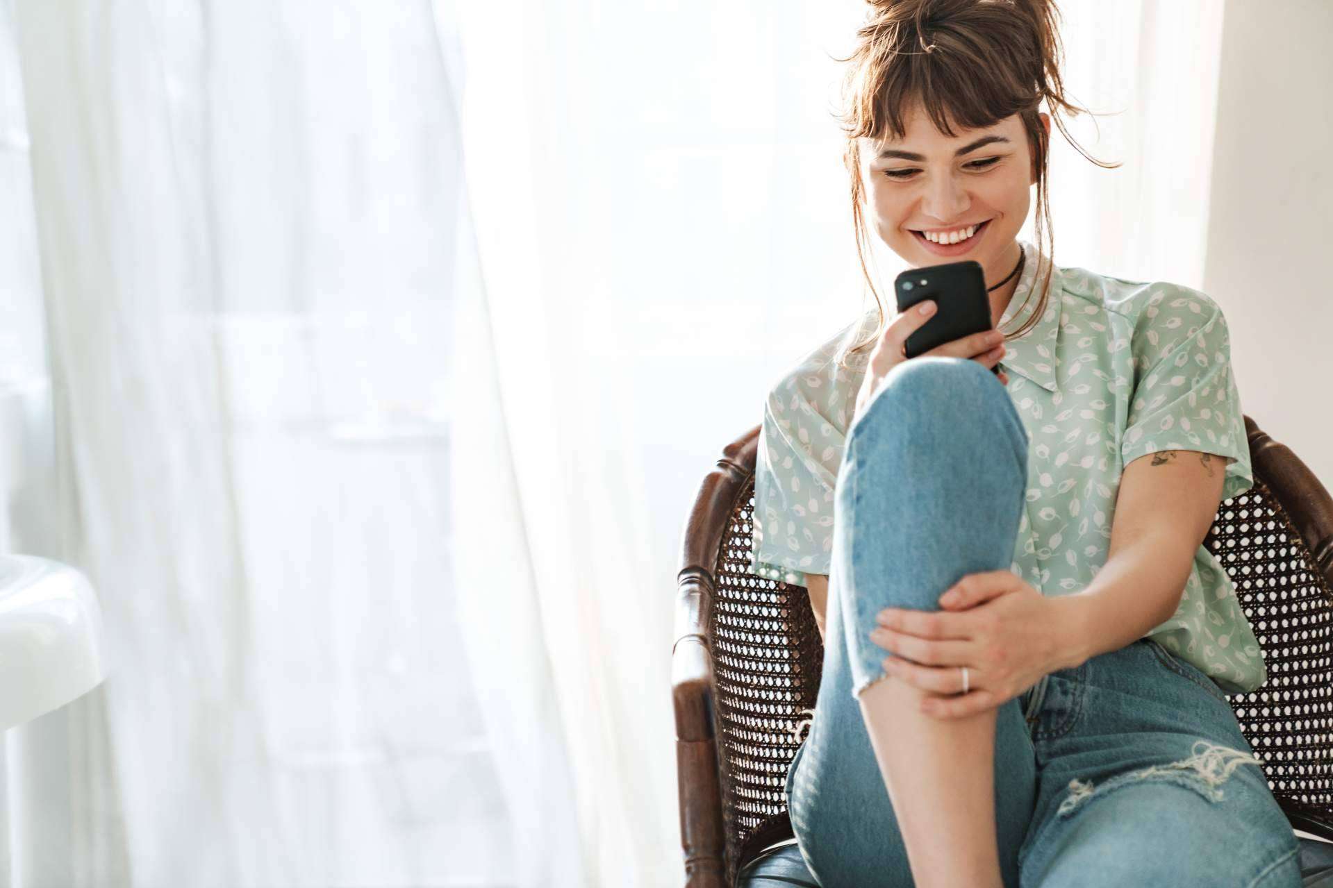 ¿Por qué se recomienda incorporar WhatsApp, Telegram, Messenger y Live Chat al Contact Center? ICR  Evolution lo explica en su white paper 'Desafíos y oportunidades de la mensajería instantánea'