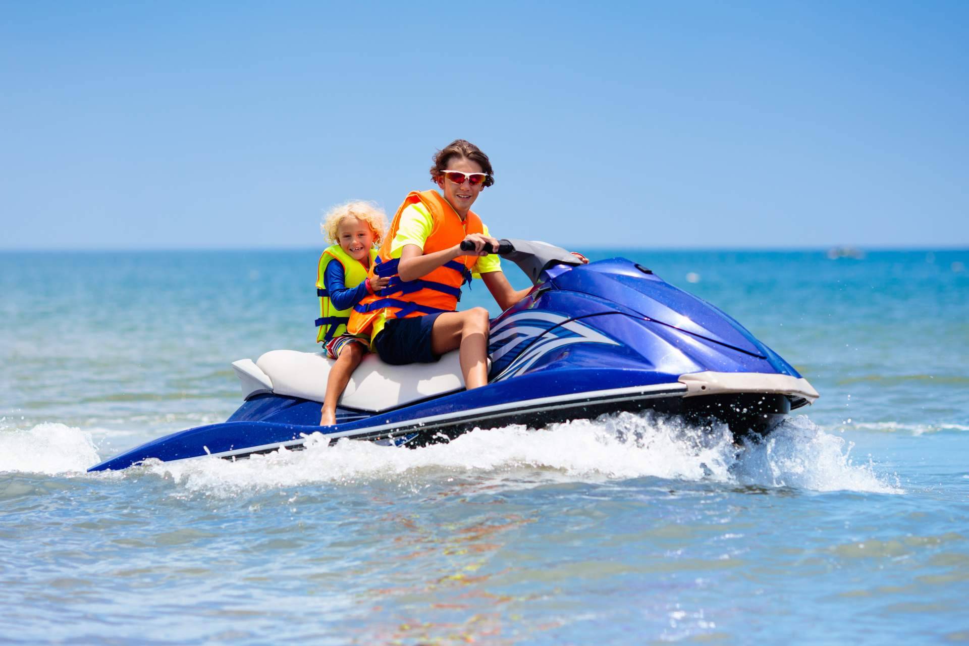¿Por qué contratar un seguro de moto de agua en elsegurodemibarco.com?
