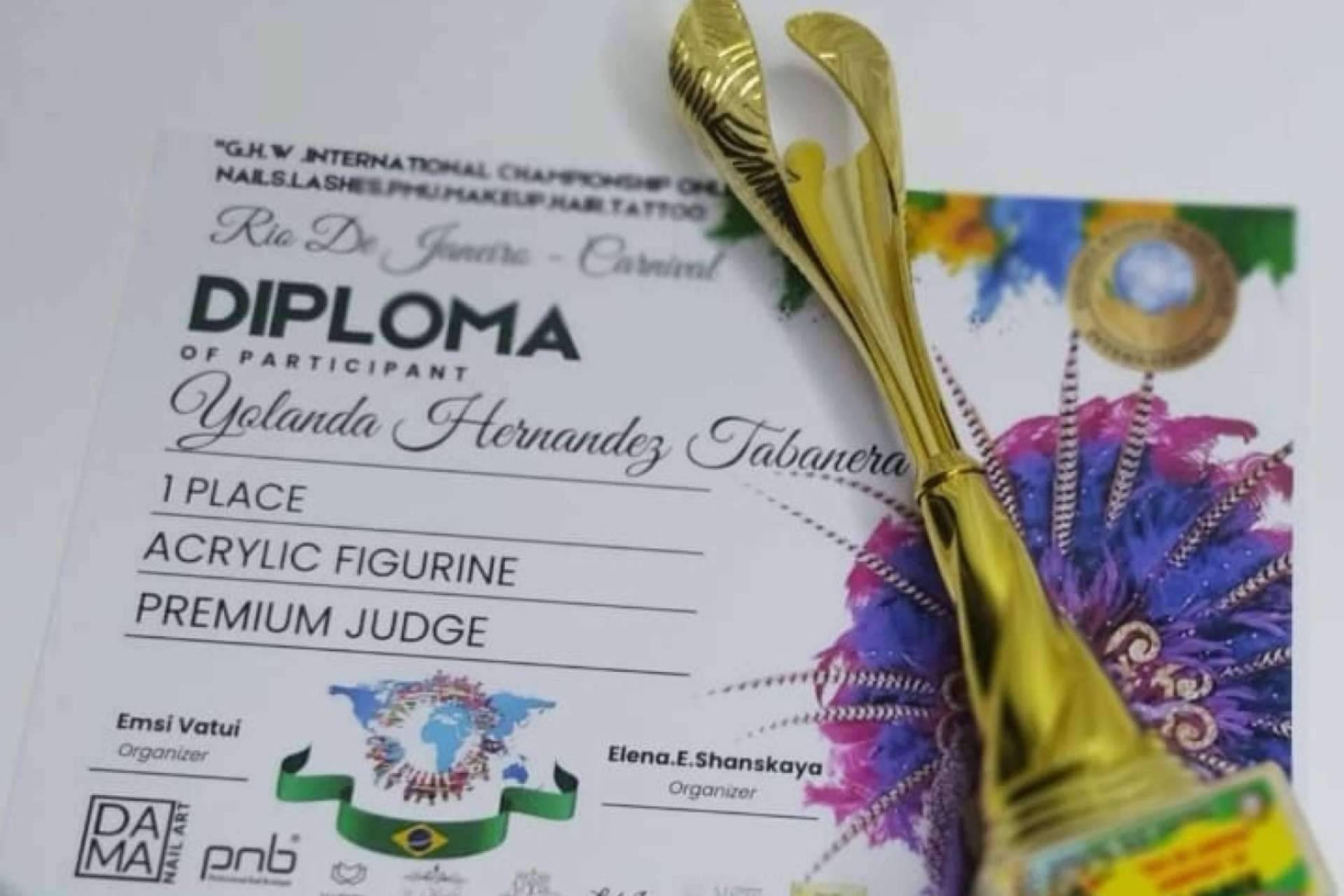 Yolanda Hernández, directora de Uñas y Estética, ha conseguido 3 premios en la competición de río de Janeiro