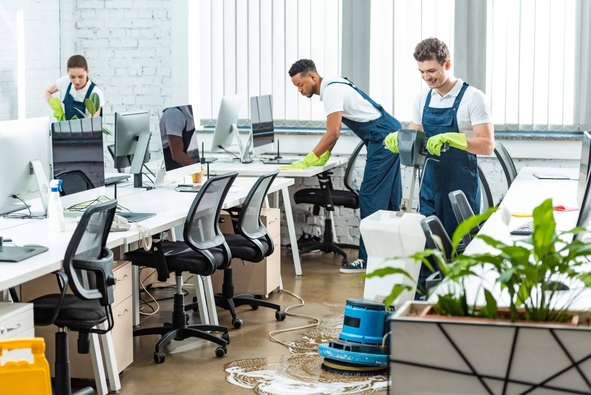 Contratar servicios de limpieza en Asturias, con Brillastur